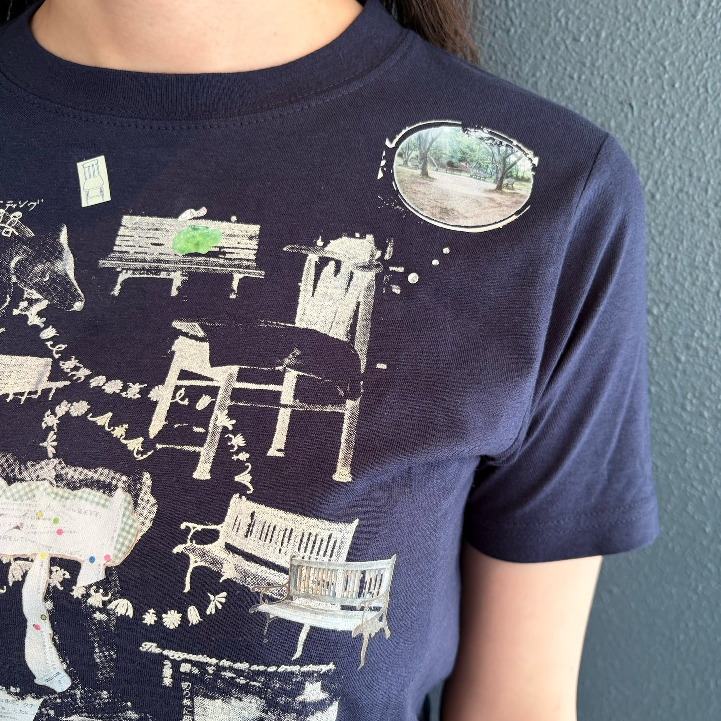 chairs for the interview T-shirt / navy / プリントTシャツ