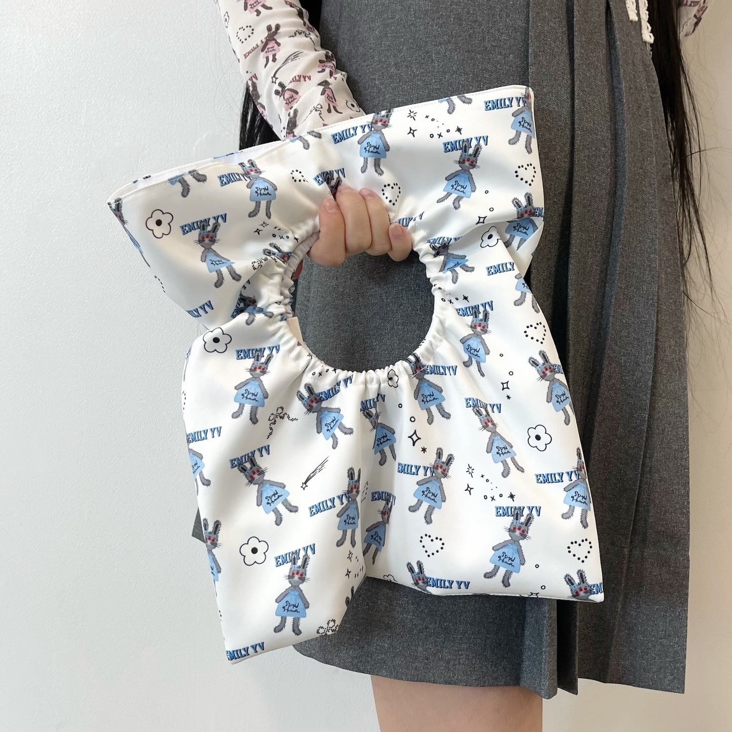 Little bunnies bag / Blue / プリントハンドバッグ