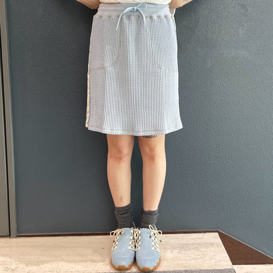 [F.E.E.S] waffle lining midi skirt / blue / ワッフルミディスカート