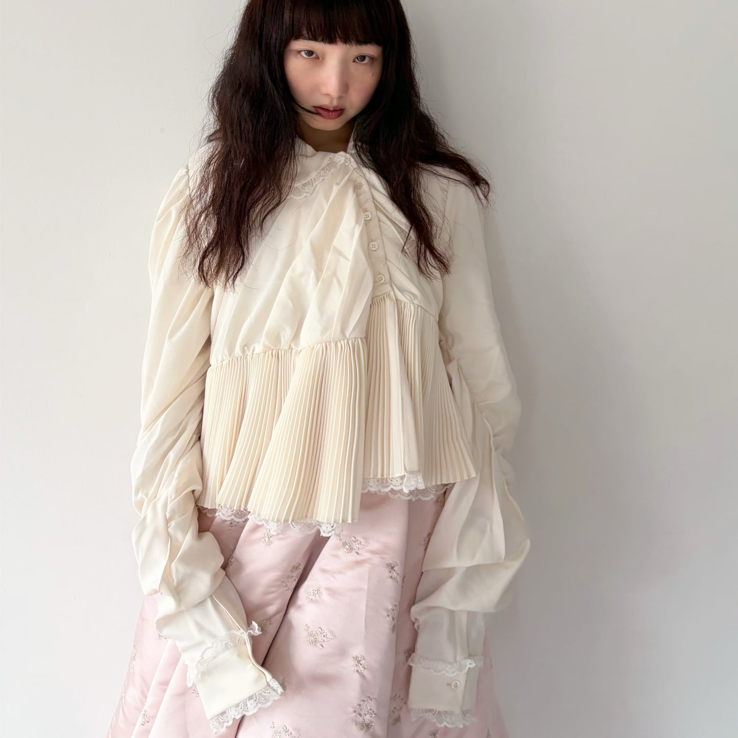 CHILDISH PLEATS SHIRT / IVORY / ユニークプリーツシャツ