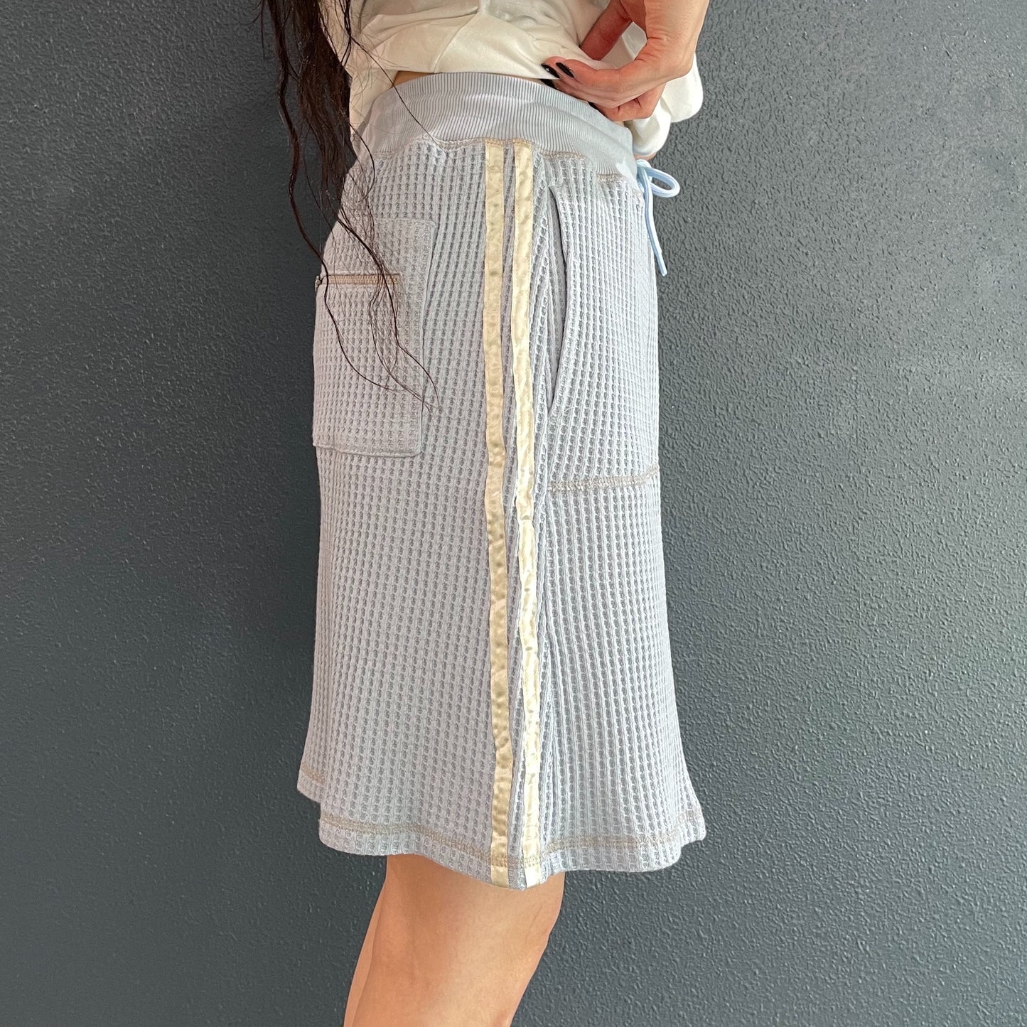 [F.E.E.S] waffle lining midi skirt / blue / ワッフルミディスカート