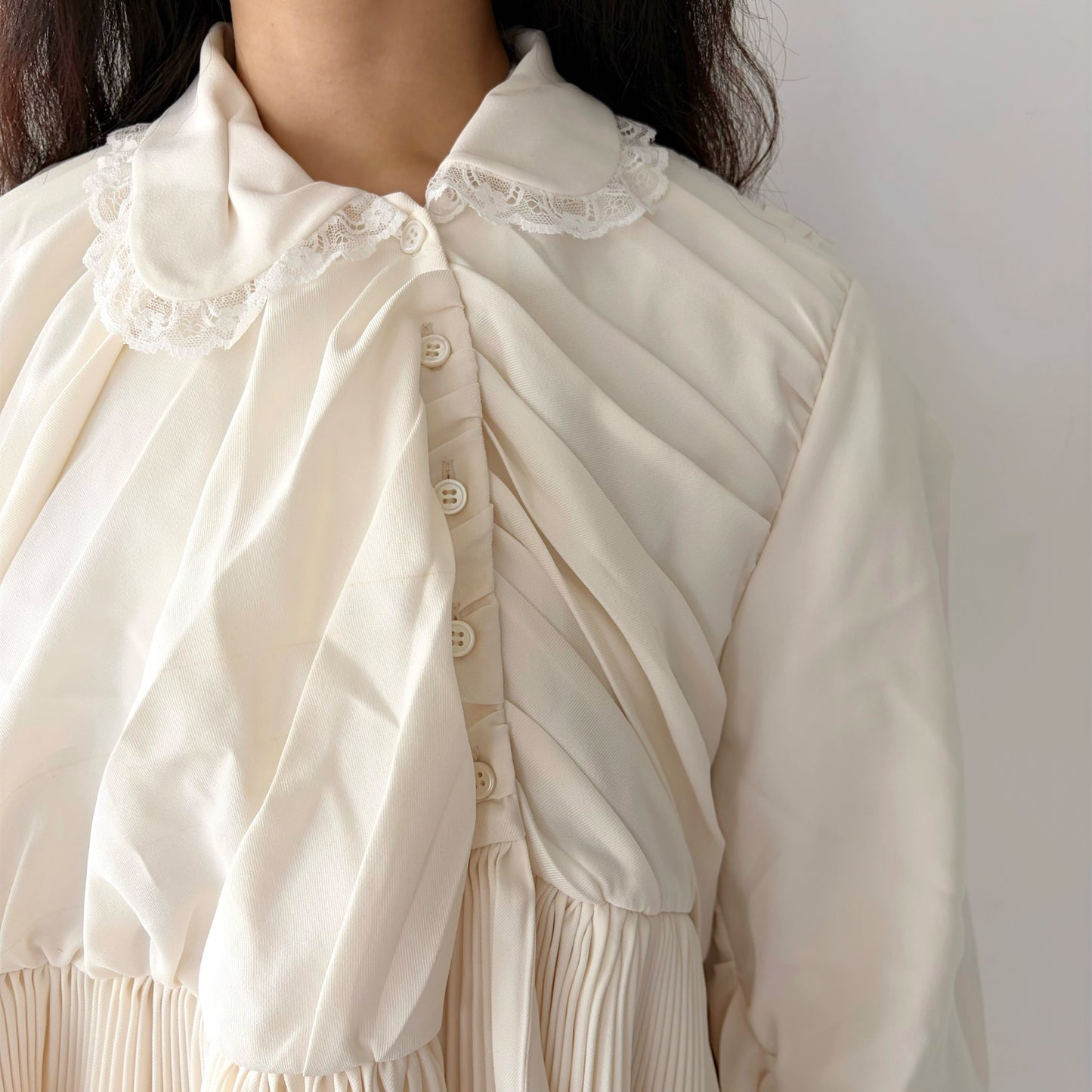 CHILDISH PLEATS SHIRT / IVORY / ユニークプリーツシャツ