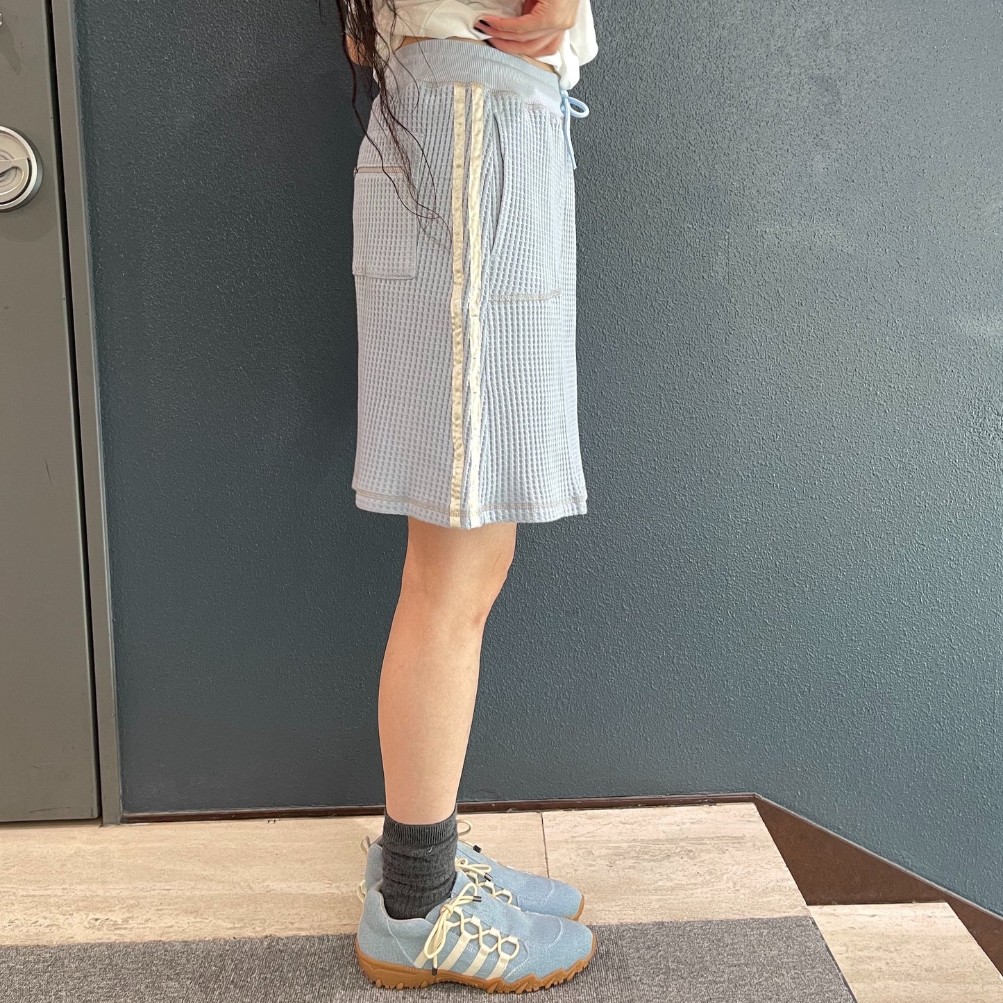 [F.E.E.S] waffle lining midi skirt / blue / ワッフルミディスカート