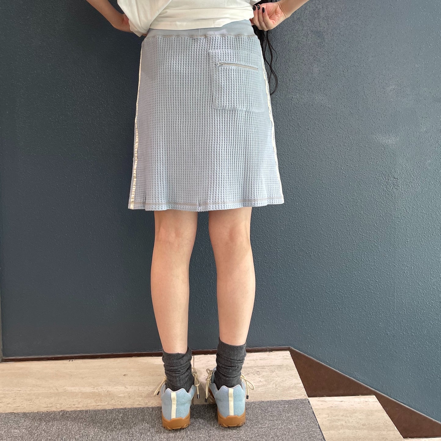 [F.E.E.S] waffle lining midi skirt / blue / ワッフルミディスカート