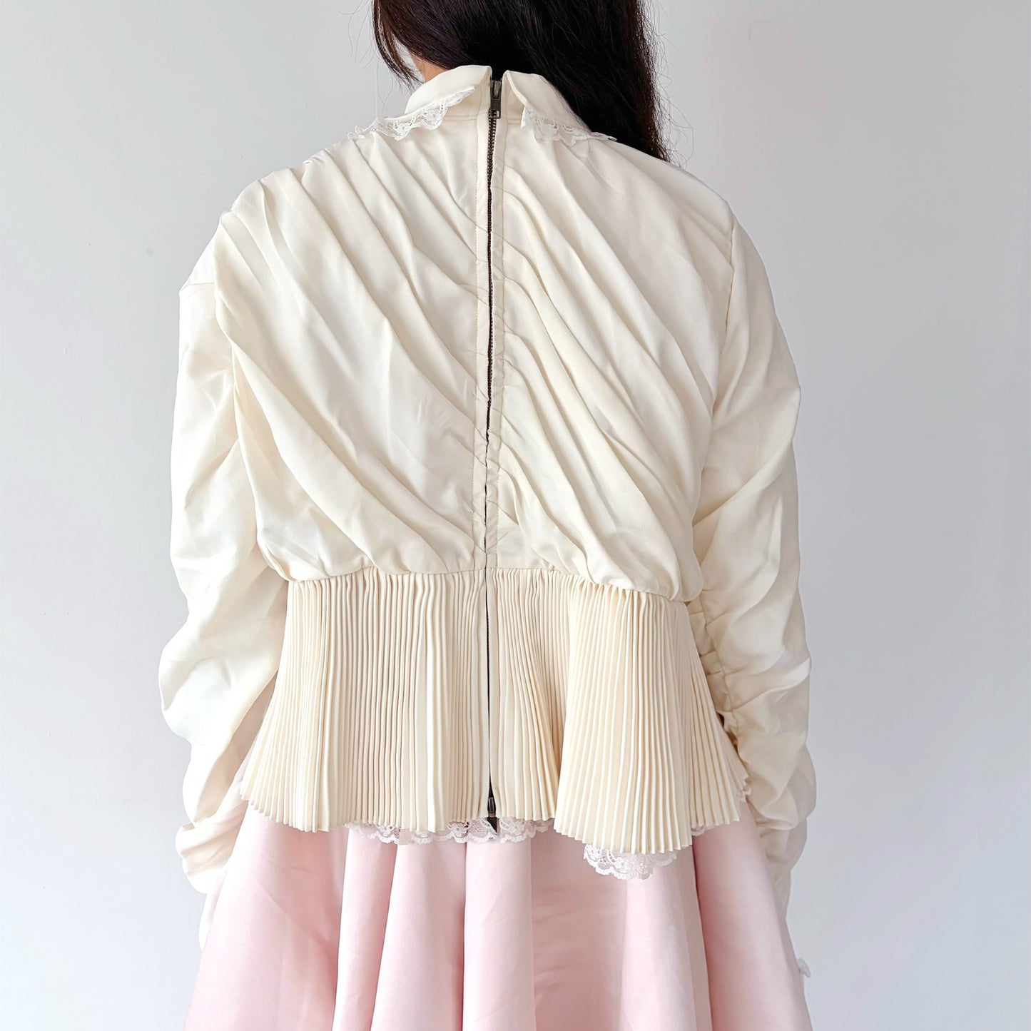 CHILDISH PLEATS SHIRT / IVORY / ユニークプリーツシャツ