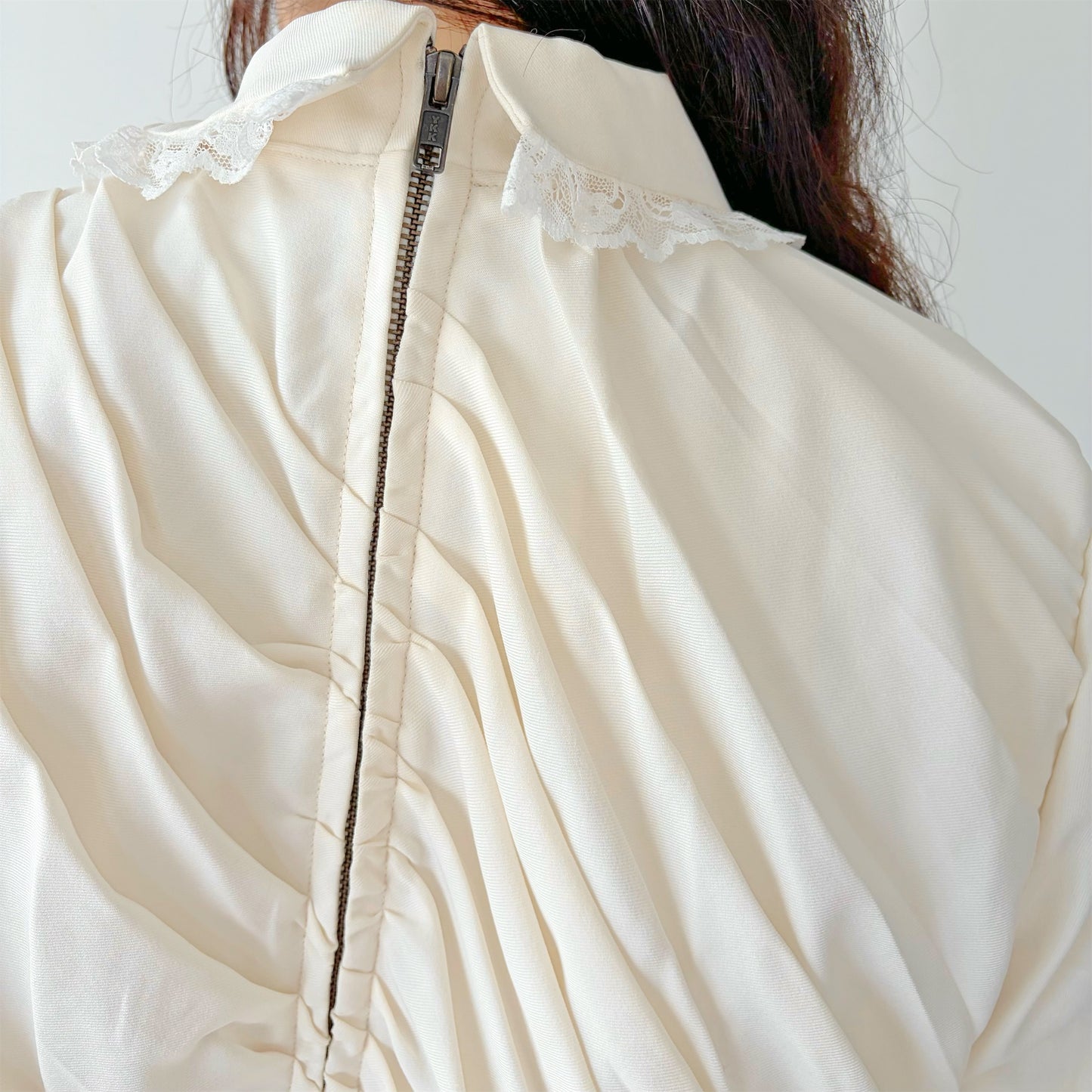 CHILDISH PLEATS SHIRT / IVORY / ユニークプリーツシャツ