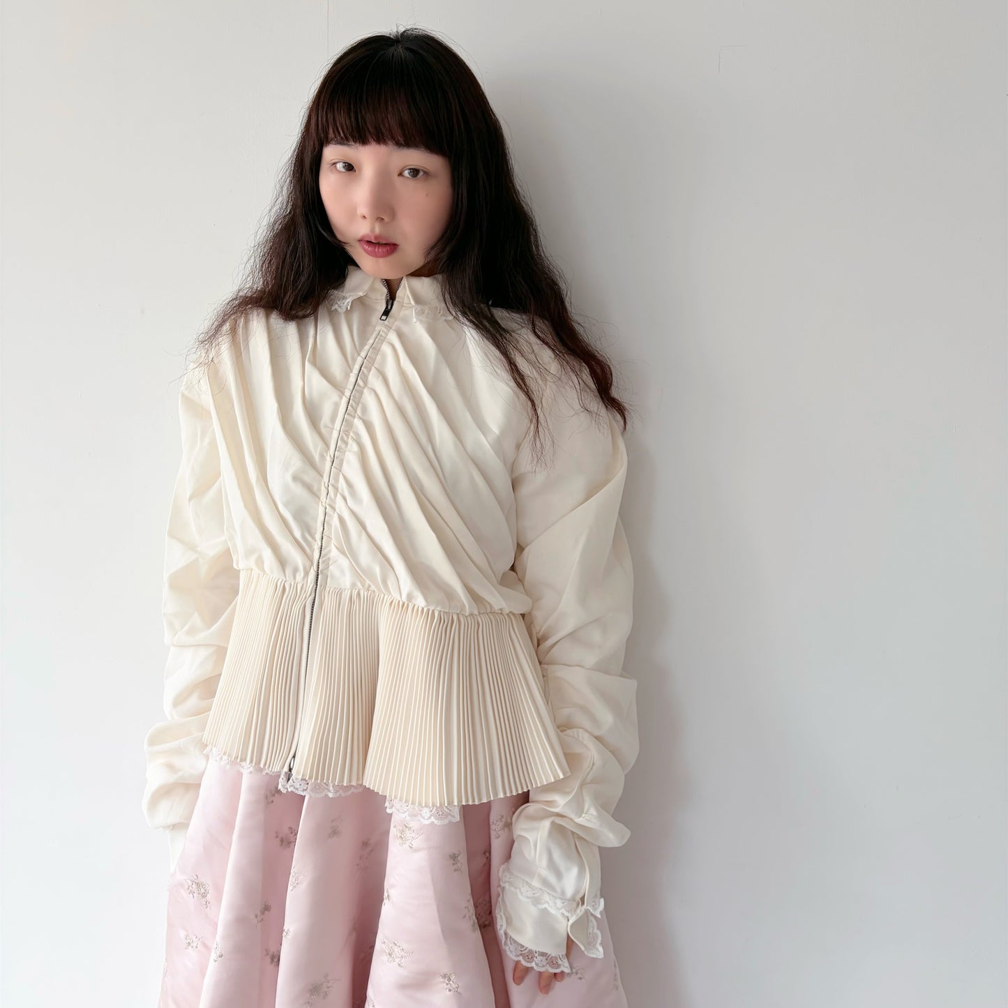 CHILDISH PLEATS SHIRT / IVORY / ユニークプリーツシャツ