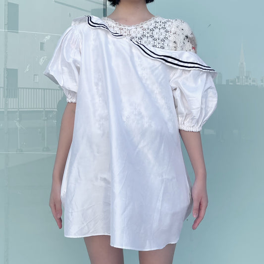BACKWARDS SAILOR COLLAR DRESS, DROPPED DOWN SHOULDER SHORT SILK VERSION / WHITE / ドロップショルダーセーラートップ