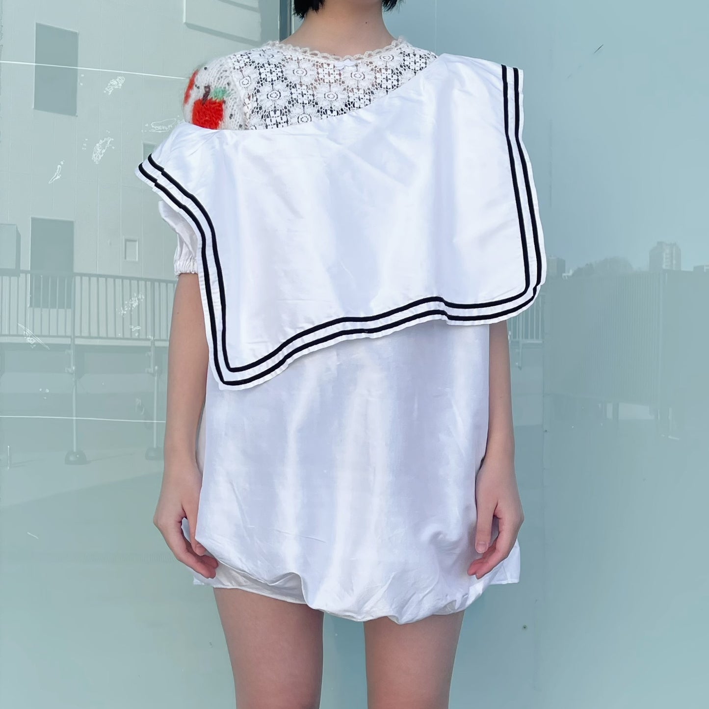 BACKWARDS SAILOR COLLAR DRESS, DROPPED DOWN SHOULDER SHORT SILK VERSION / WHITE / ドロップショルダーセーラートップ