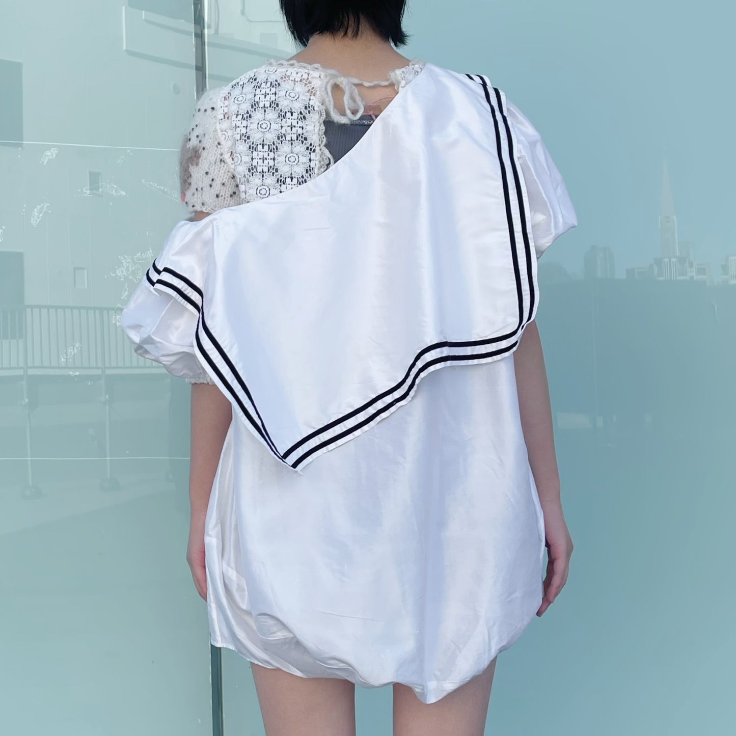 BACKWARDS SAILOR COLLAR DRESS, DROPPED DOWN SHOULDER SHORT SILK VERSION / WHITE / ドロップショルダーセーラートップ