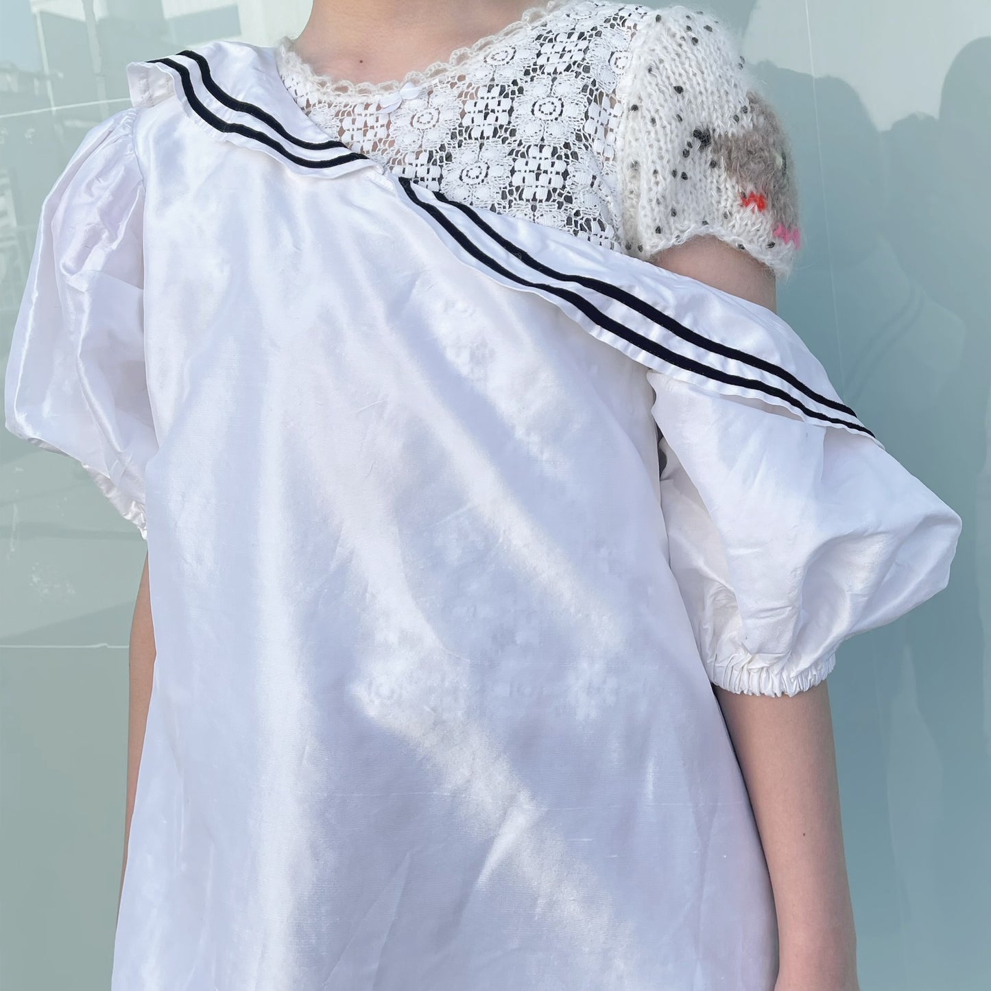 BACKWARDS SAILOR COLLAR DRESS, DROPPED DOWN SHOULDER SHORT SILK VERSION / WHITE / ドロップショルダーセーラートップ