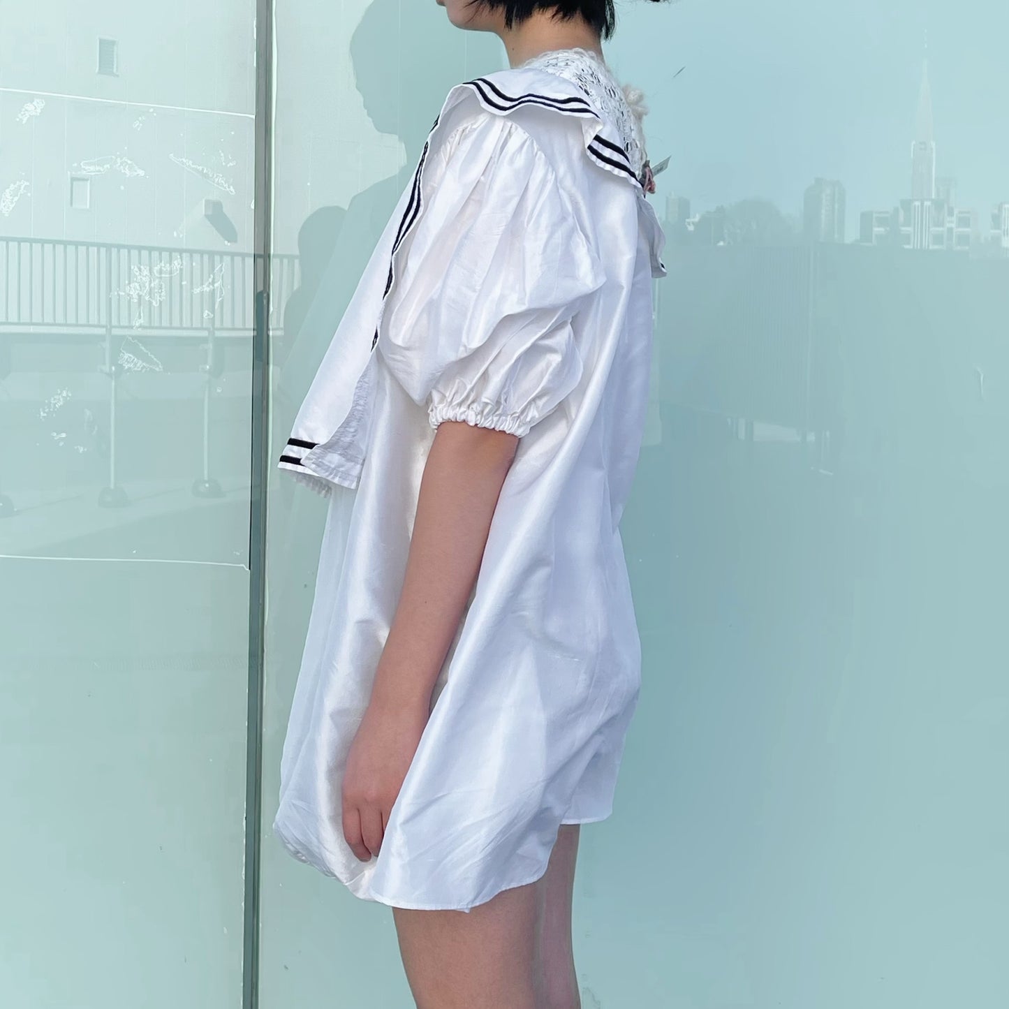 BACKWARDS SAILOR COLLAR DRESS, DROPPED DOWN SHOULDER SHORT SILK VERSION / WHITE / ドロップショルダーセーラートップ