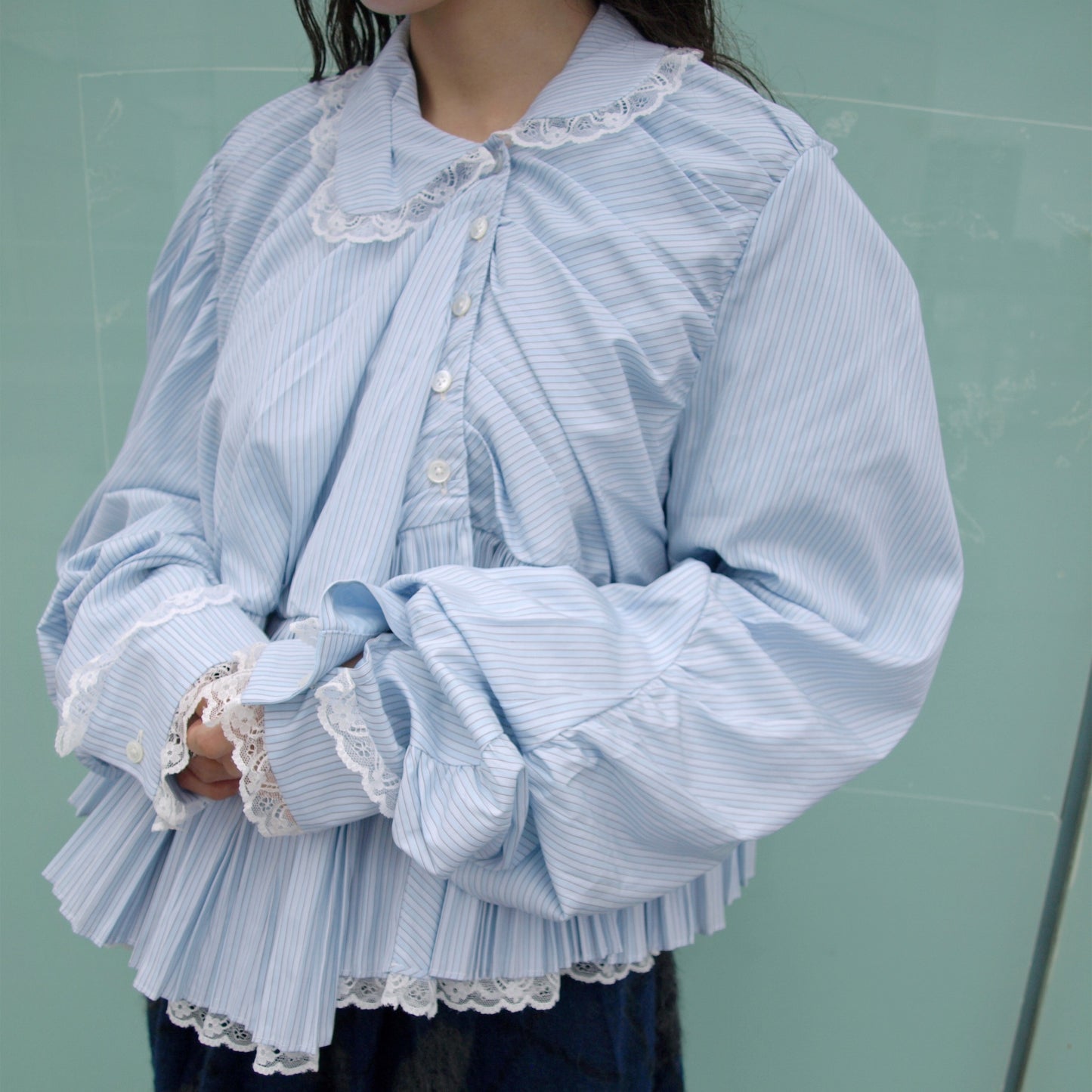 CHILDISH PLEATS SHIRT / BLUE / ユニークプリーツシャツ