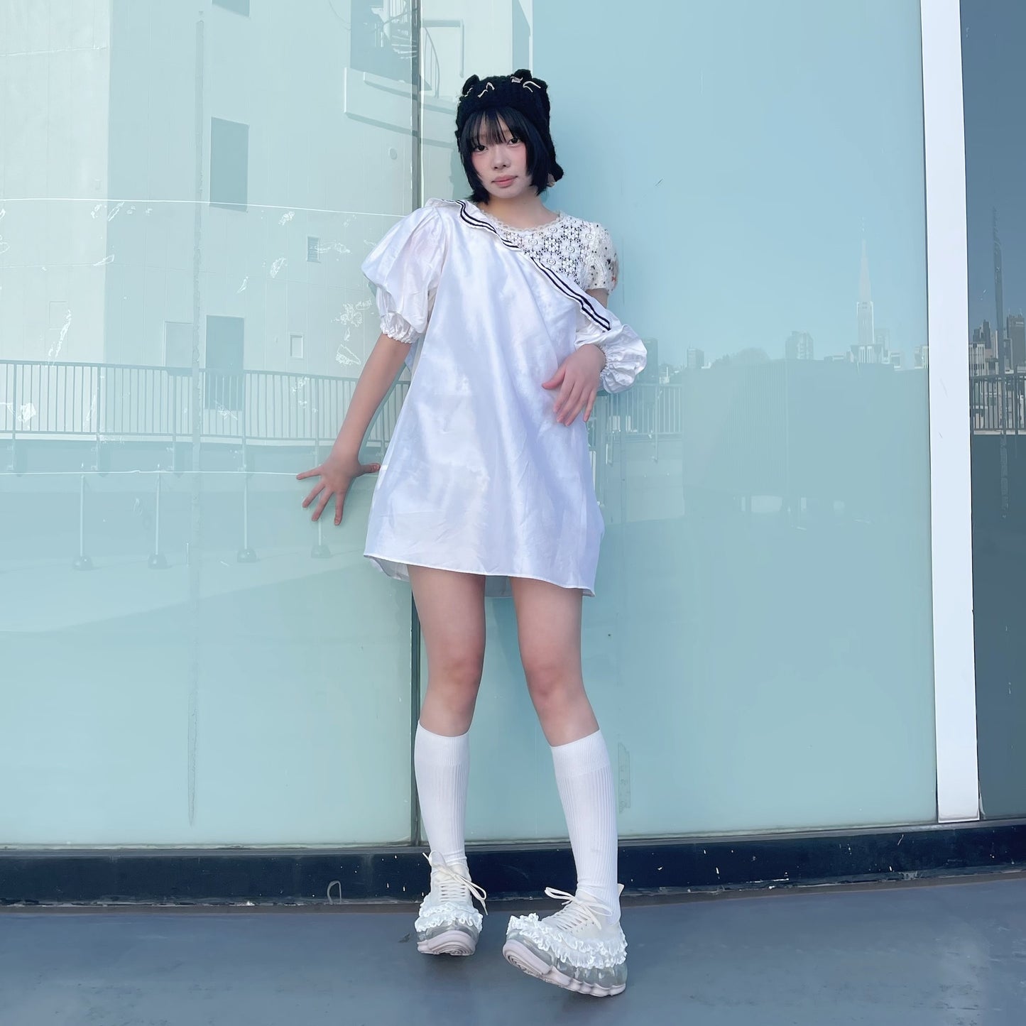 BACKWARDS SAILOR COLLAR DRESS, DROPPED DOWN SHOULDER SHORT SILK VERSION / WHITE / ドロップショルダーセーラートップ