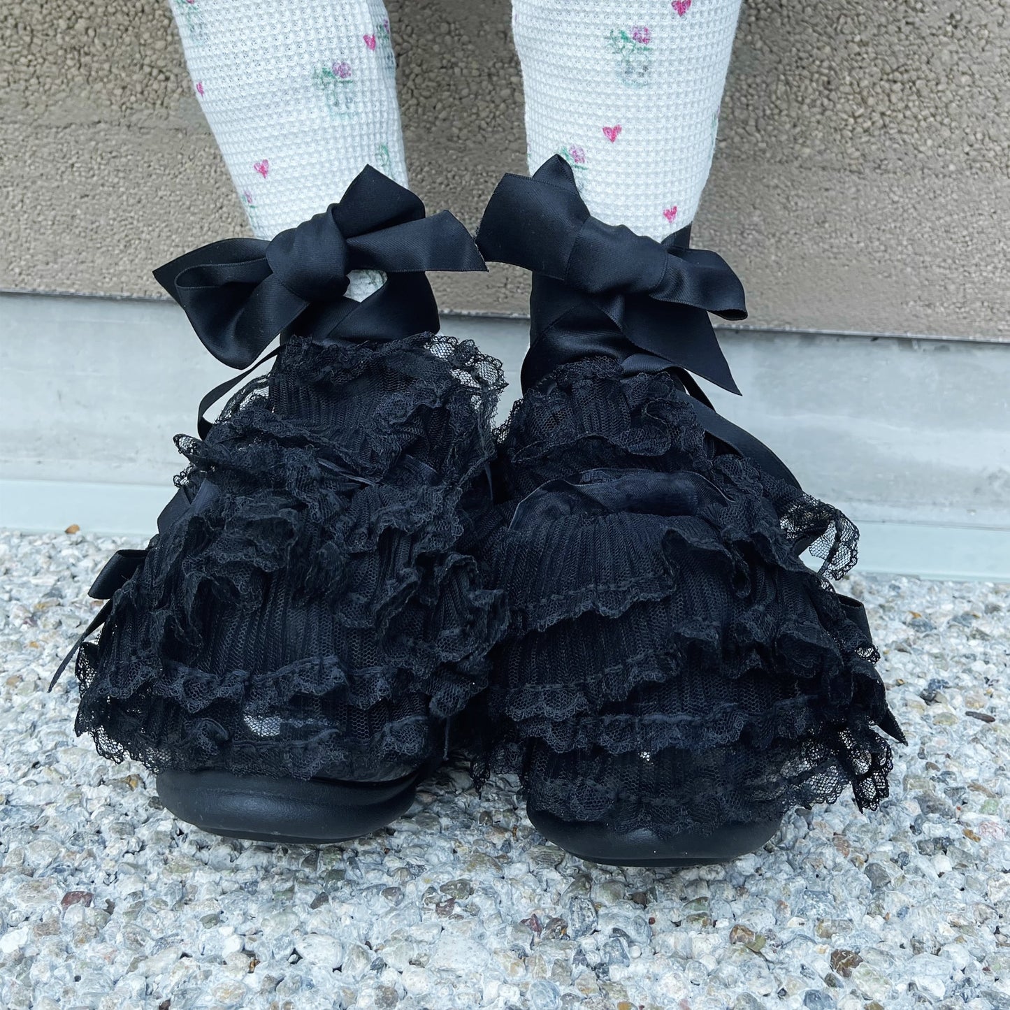 NEW "JEWELRY"CAKE / BLACK / MIKIOSAKABEフリルシューズ