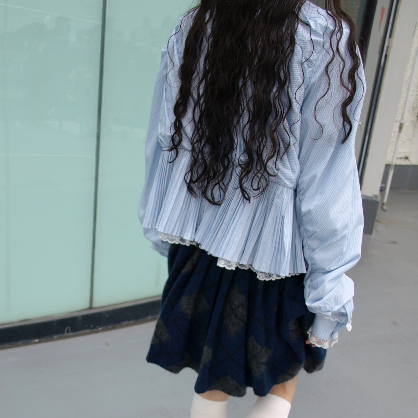 CHILDISH PLEATS SHIRT / BLUE / ユニークプリーツシャツ