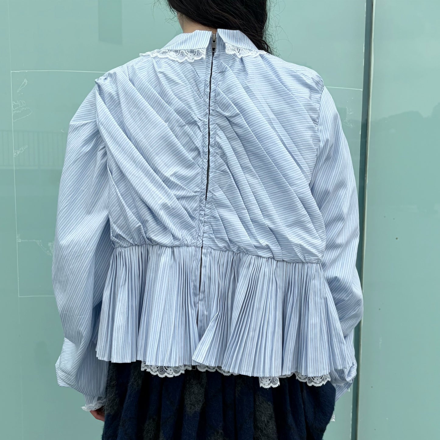 CHILDISH PLEATS SHIRT / BLUE / ユニークプリーツシャツ