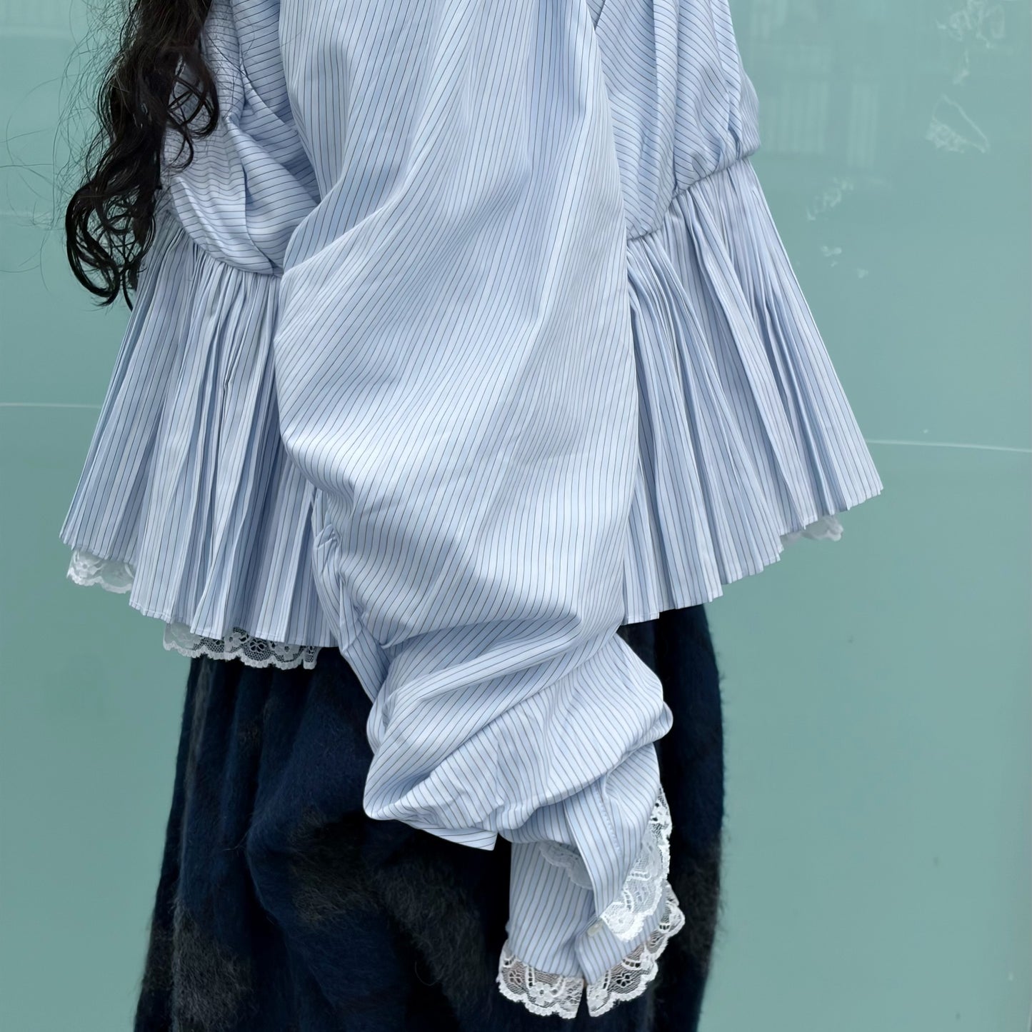 CHILDISH PLEATS SHIRT / BLUE / ユニークプリーツシャツ