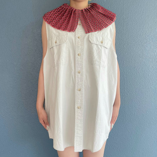 PLEATED COLLAR SLEEVELESS SHIRT / WHITE / プリーツカラースリーブレスシャツ