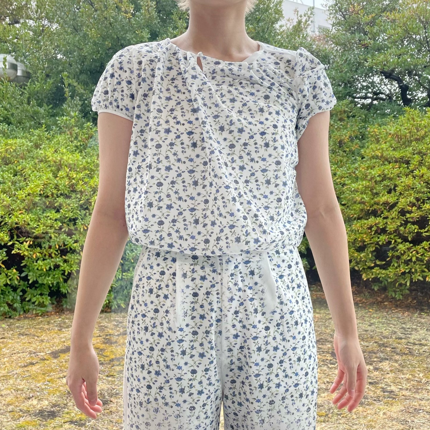 blouse / blue / フラワーパターンブラウス