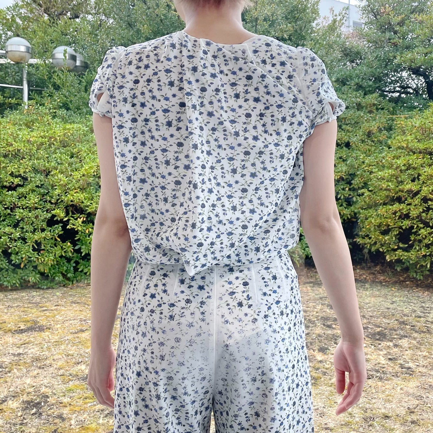 blouse / blue / フラワーパターンブラウス