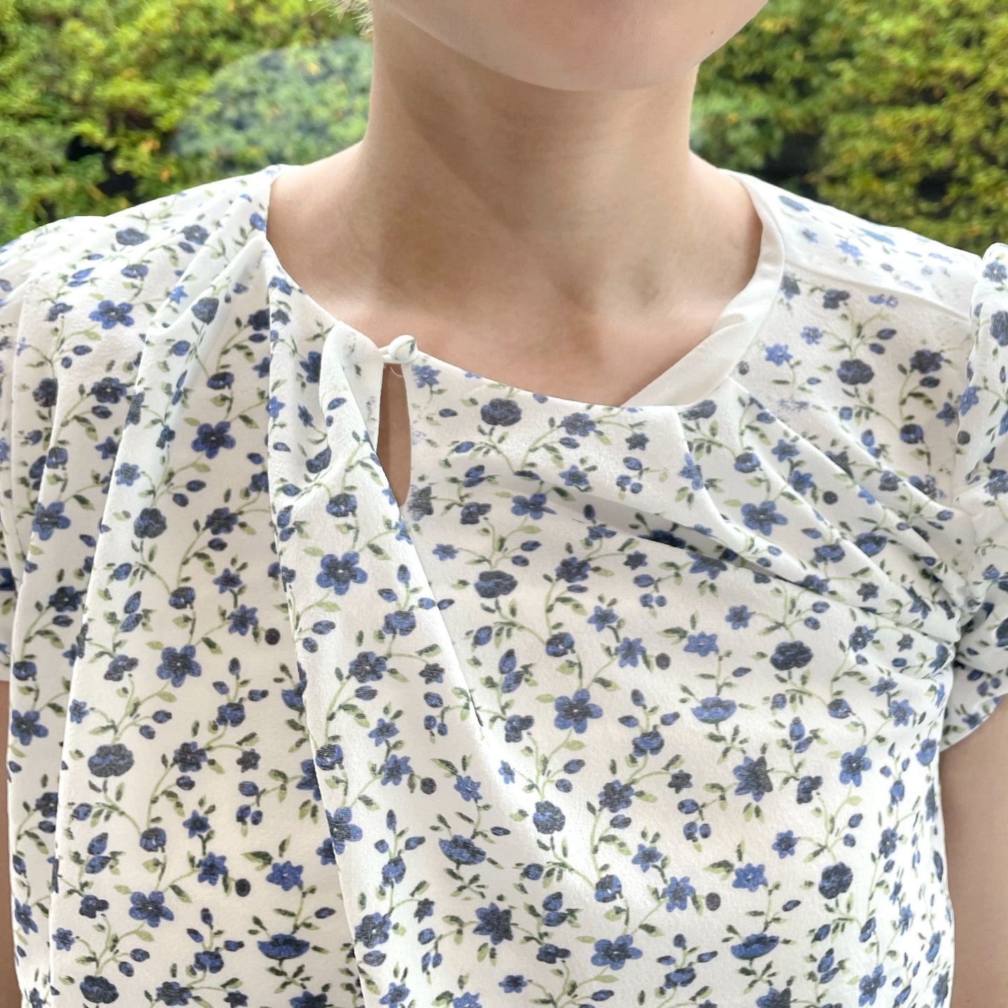 blouse / blue / フラワーパターンブラウス