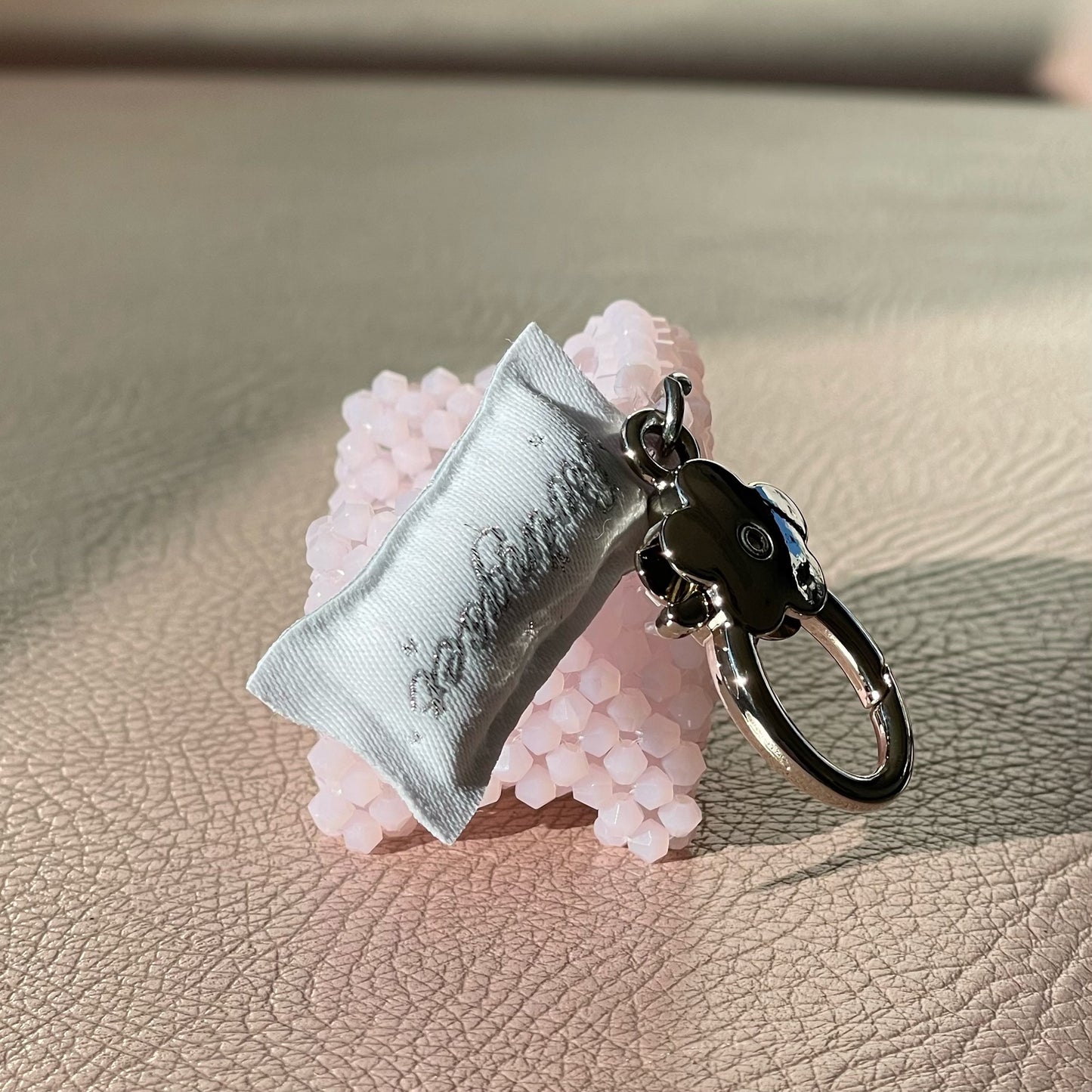 Sofa Key Ring / Pink / ソファのビーズキーリング | シープ / SHEEP