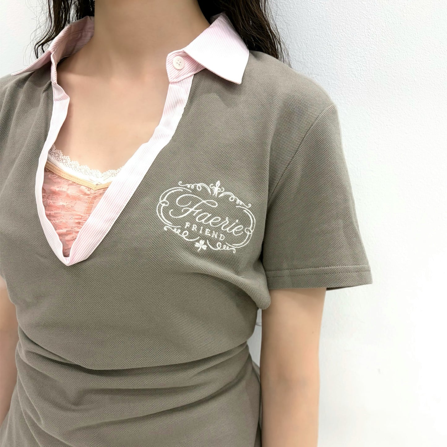[fa.er.ie] ribbon tie half pk shirt / mocha / リボンタイVネックトップ