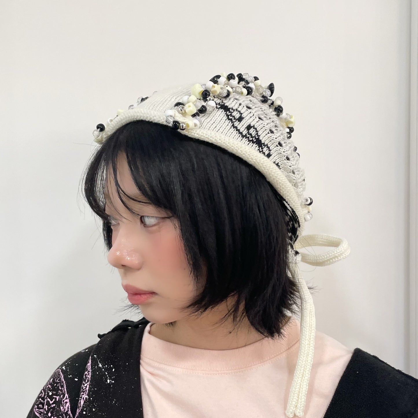 Frill knitted ribbon hat / White × Black / フリルニットリボンハット
