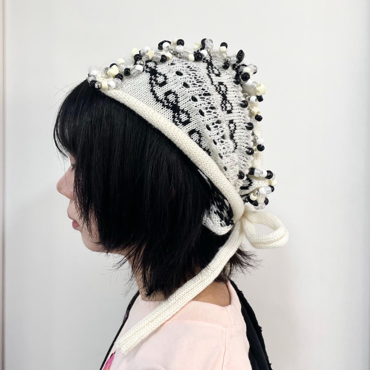 Frill knitted ribbon hat / White × Black / フリルニットリボンハット