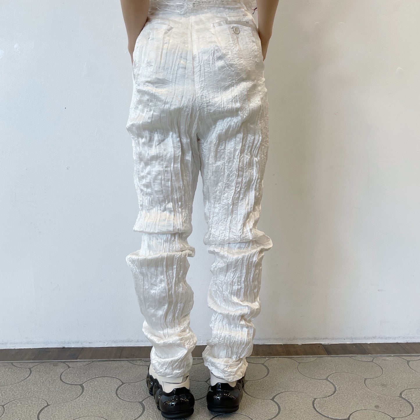 fulled pants / white / ウォッシュ加工パンツ