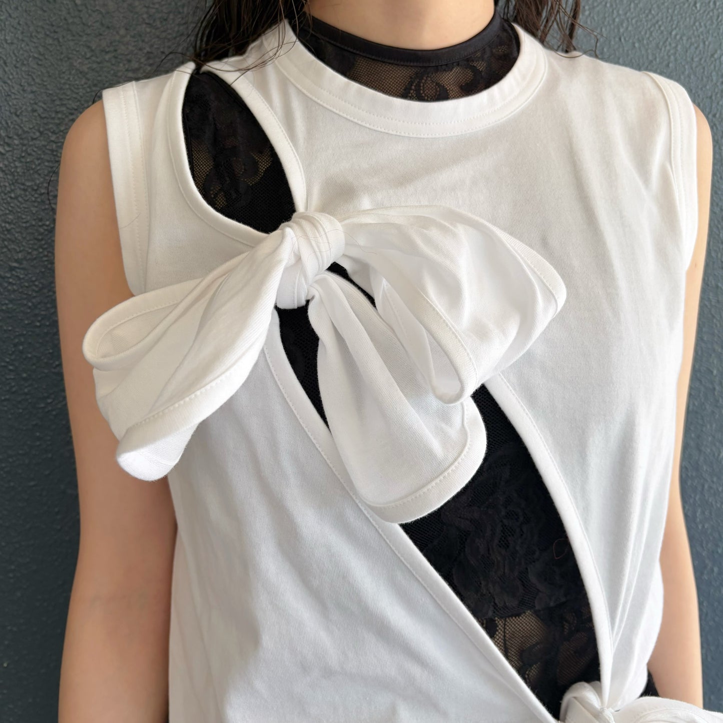 Ribbon sleeveless top / White / リボンスリーブレストップ