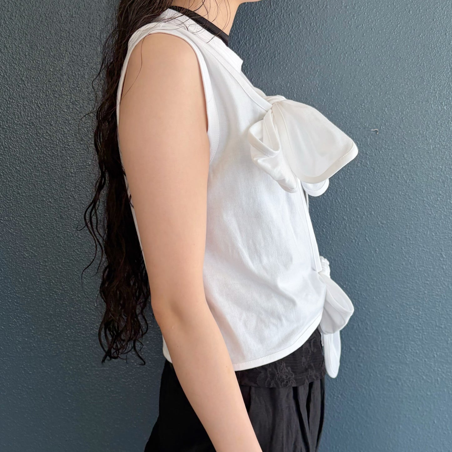 Ribbon sleeveless top / White / リボンスリーブレストップ
