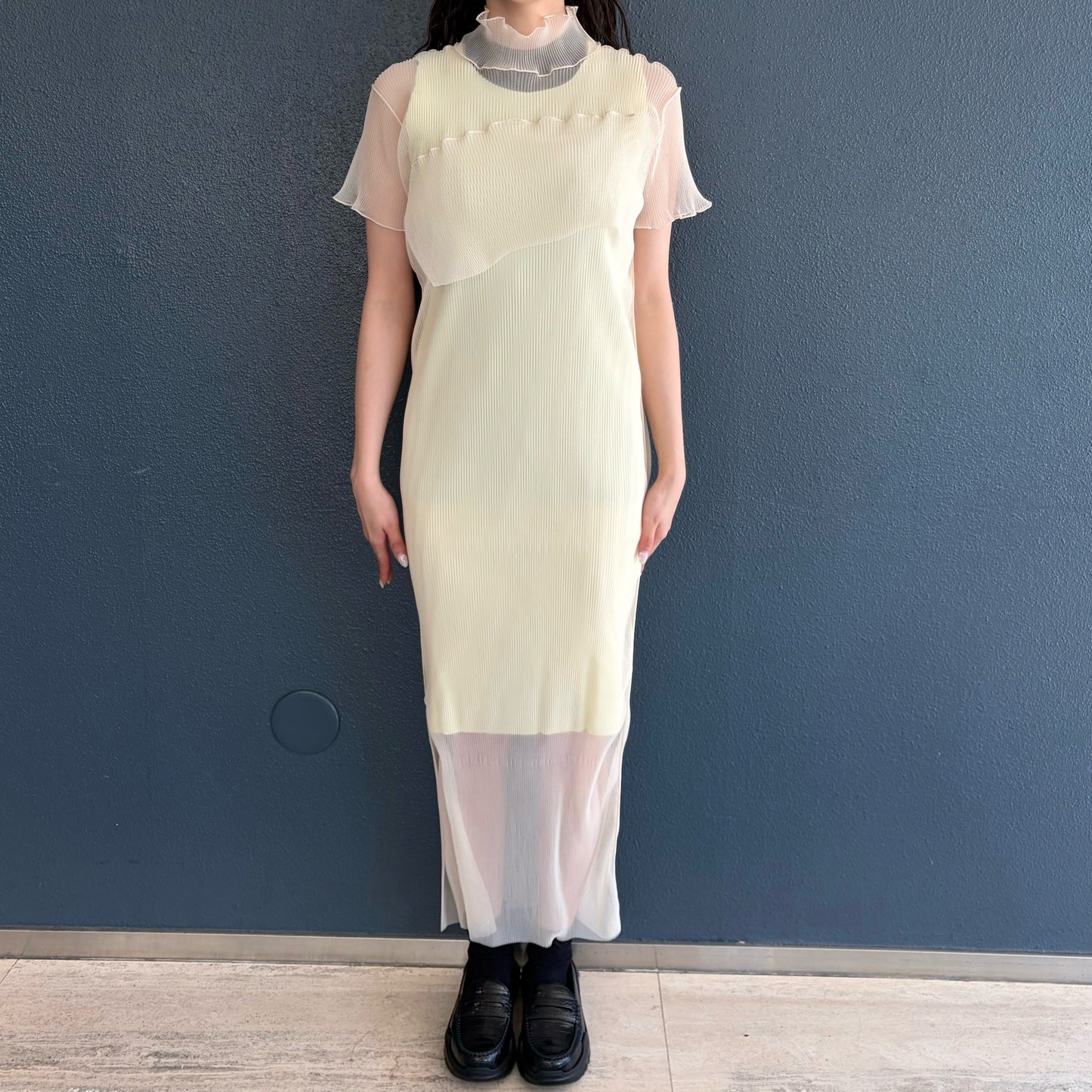 GHOST TODO DRESS *SHORTSLEEVE HIGHNECK +INNER / CREAM / チュールプリーツシアードレス