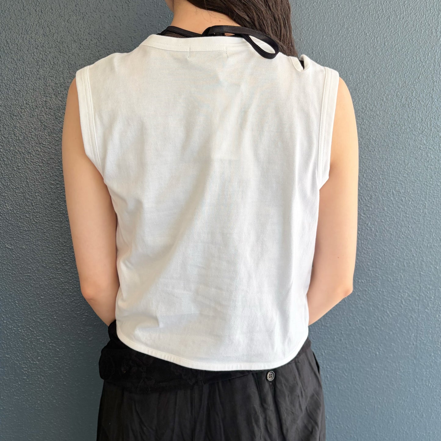 Ribbon sleeveless top / White / リボンスリーブレストップ