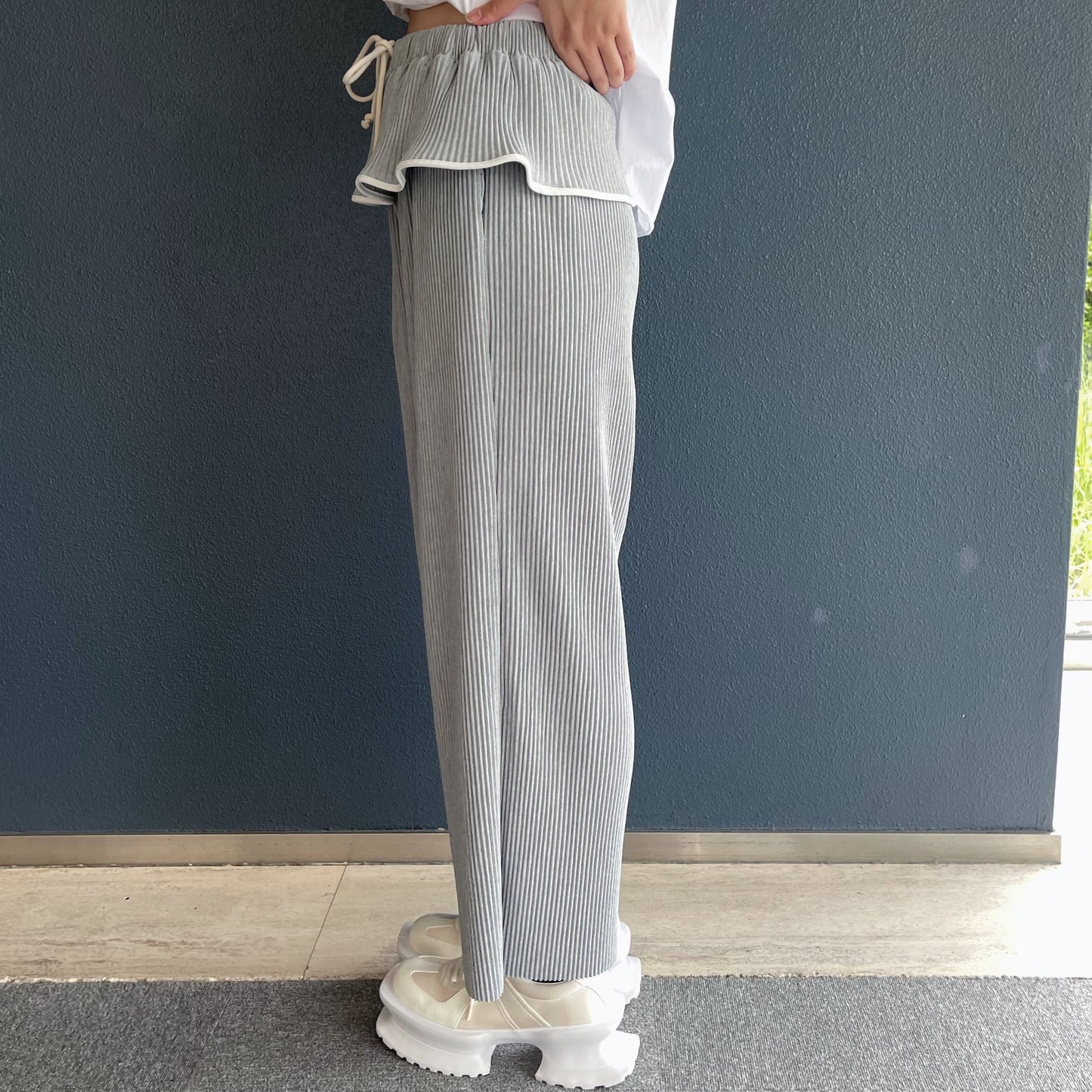 CRISP PIPING PANTS / GRAY / クリスプパイピングパンツ