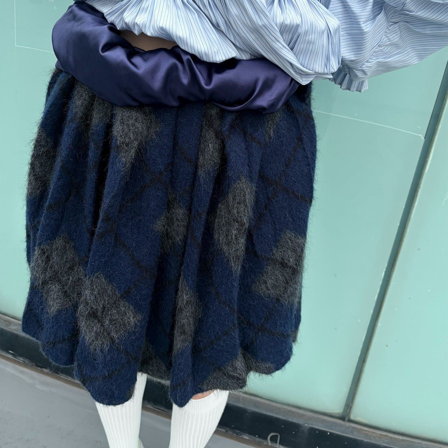 TWISTED PLEATS KNIT SKIRT / NAVY / ニットプリーツスカート