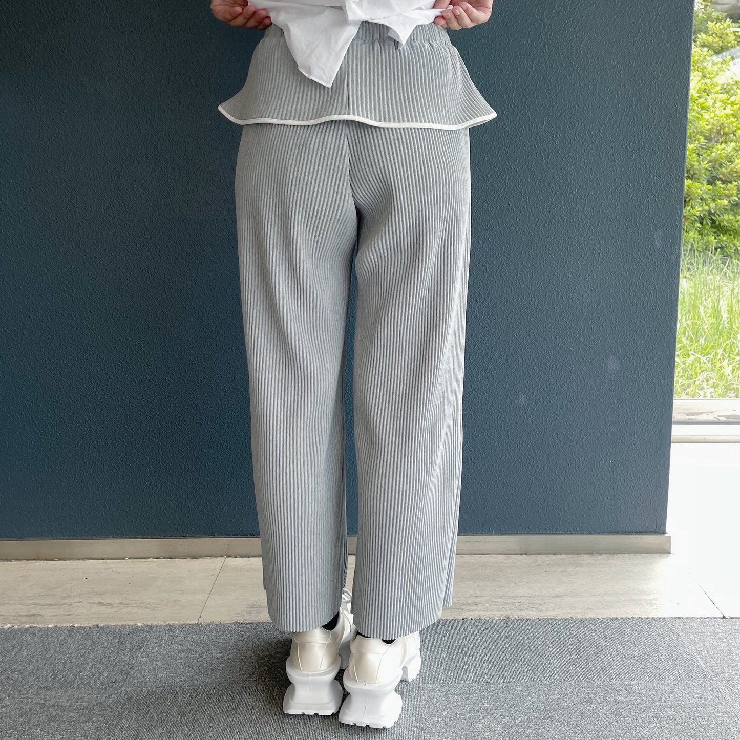 CRISP PIPING PANTS / GRAY / クリスプパイピングパンツ