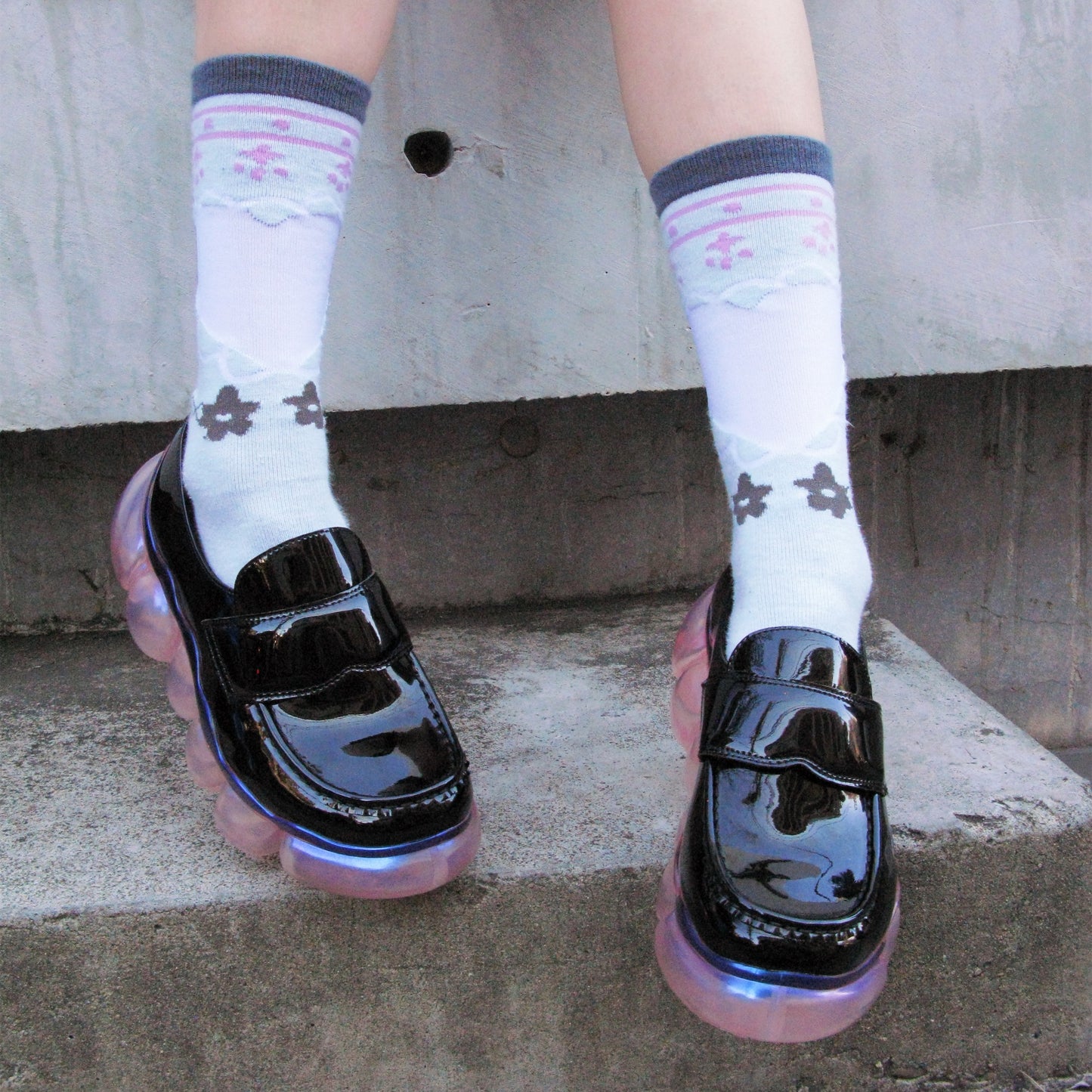 SHEEP Limited】JEWELRY LOAFER / BLACK ENAMEL x PINK AURORA