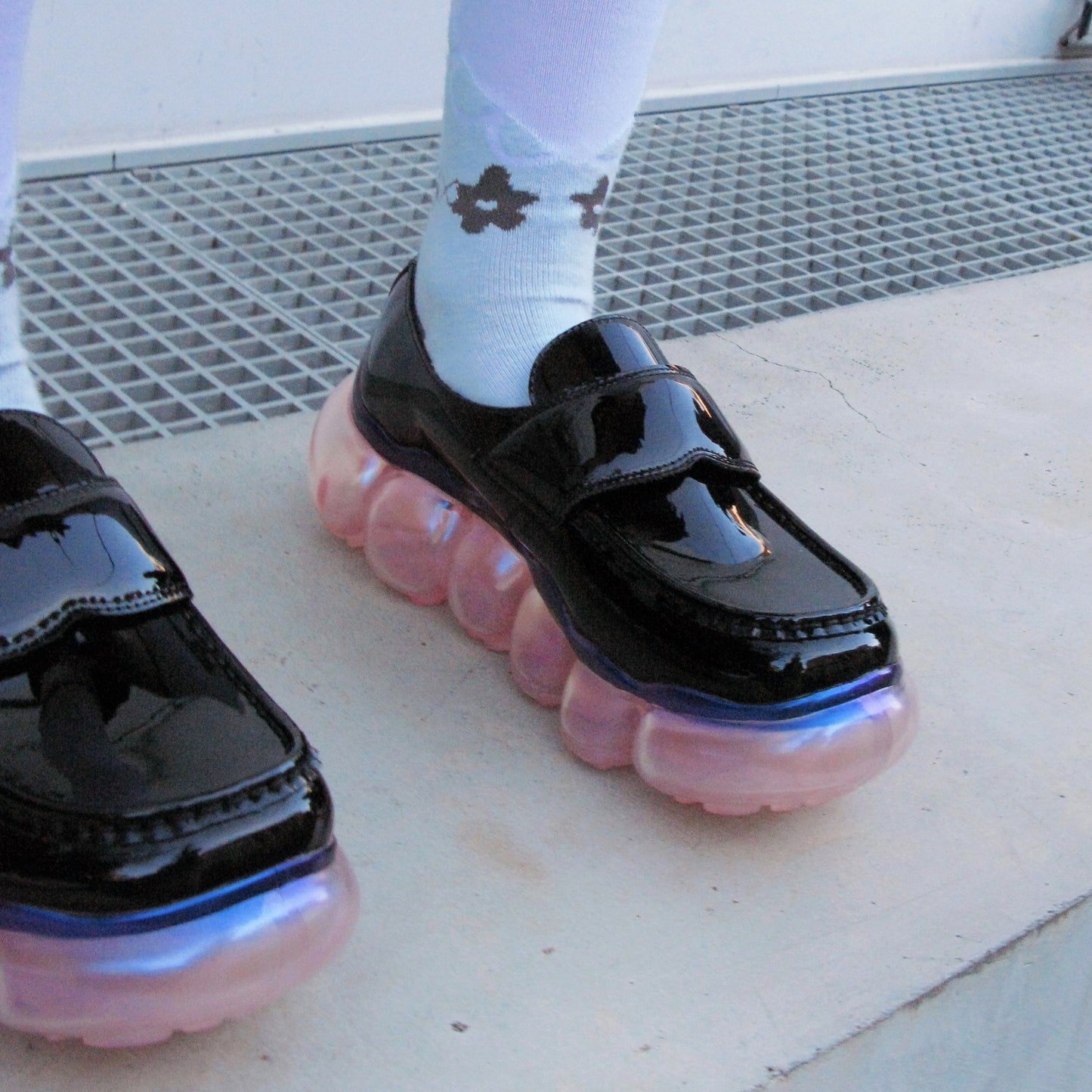 SHEEP Limited】JEWELRY LOAFER / BLACK ENAMEL x PINK AURORA