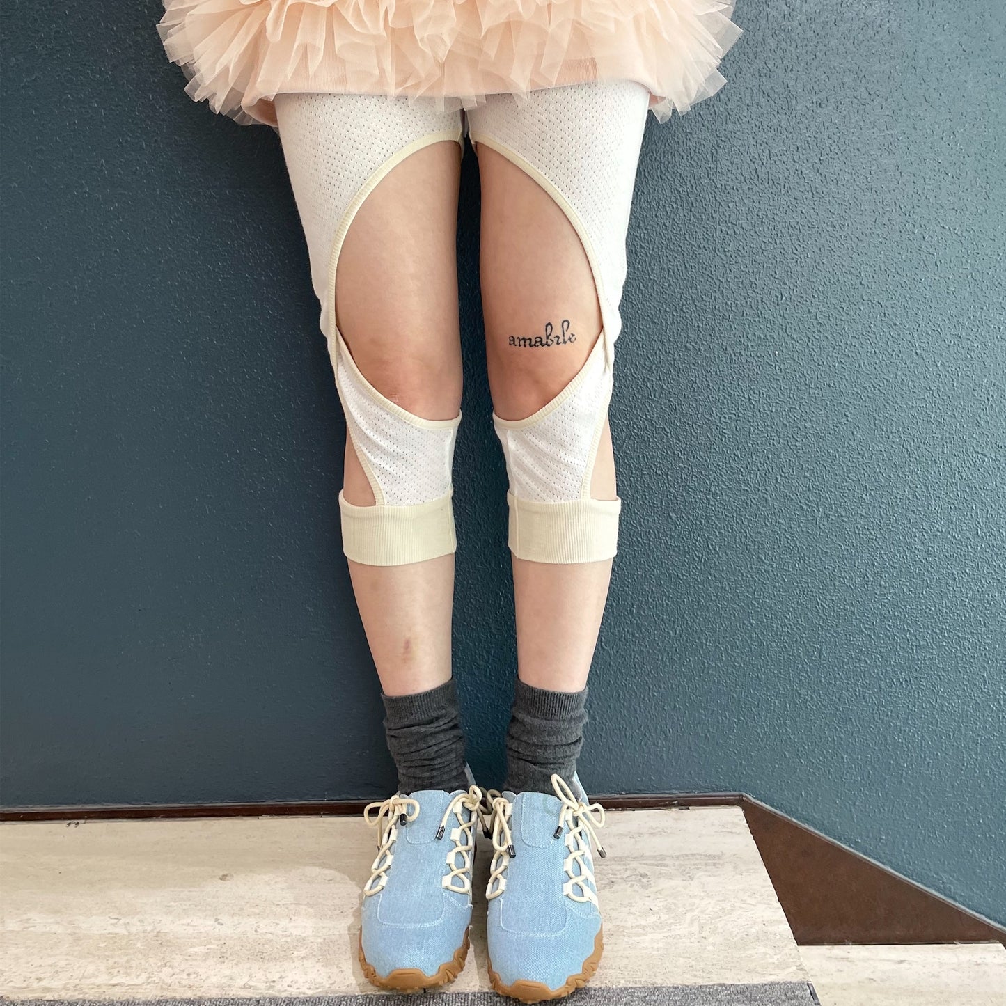 [fa.er.ie] cotton mesh cross up leggings / ivory / コットンメッシュクロスアップレギンス