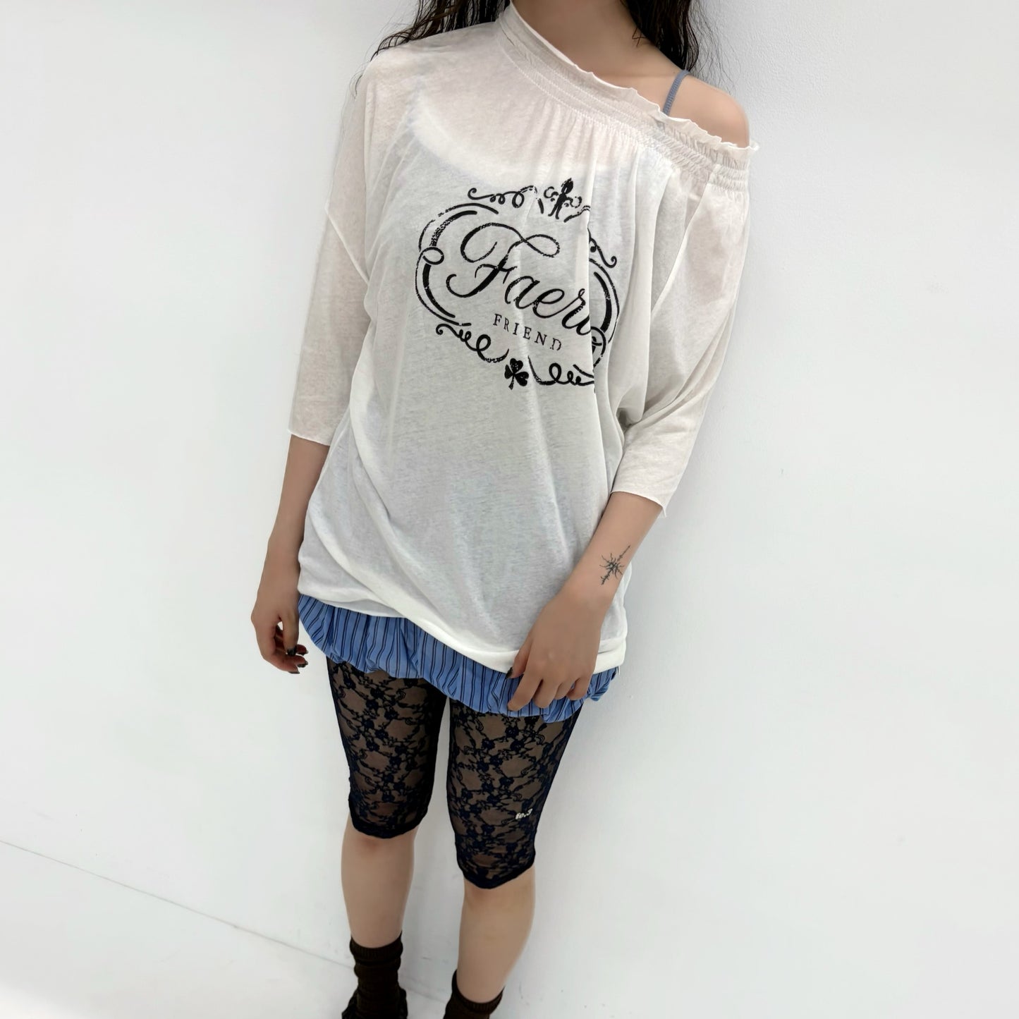 [fa.er.ie] sui loose top / white / シャーリングプリントトップ