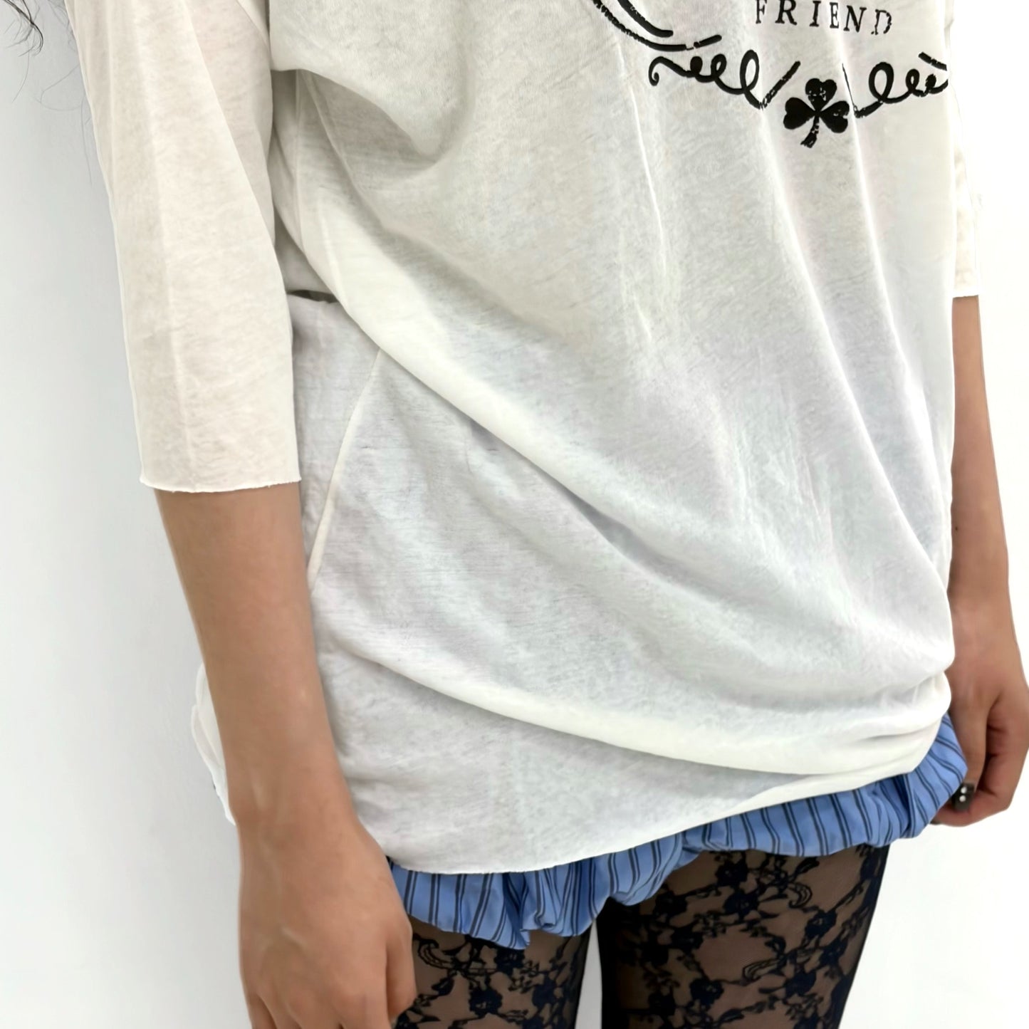 [fa.er.ie] sui loose top / white / シャーリングプリントトップ