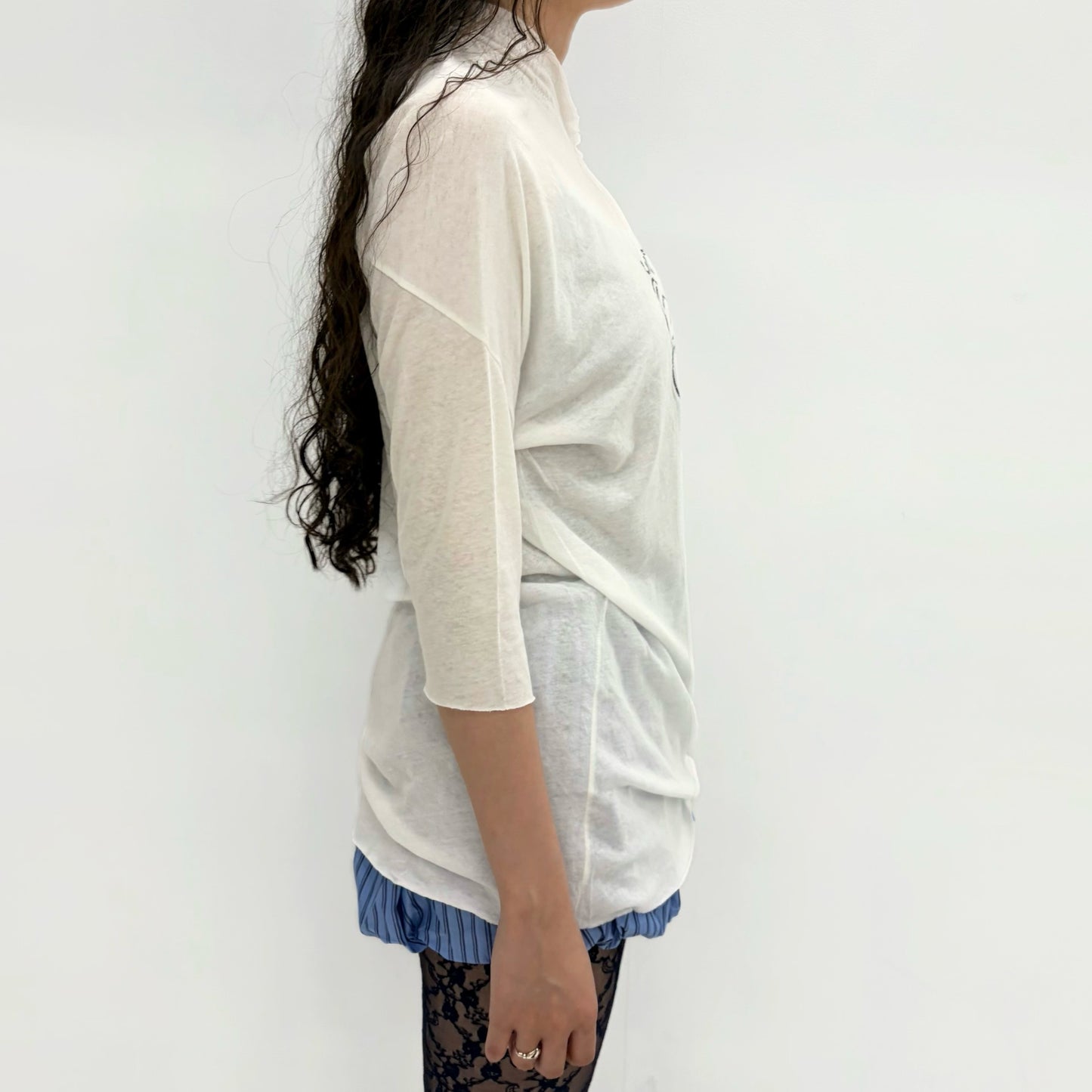 [fa.er.ie] sui loose top / white / シャーリングプリントトップ