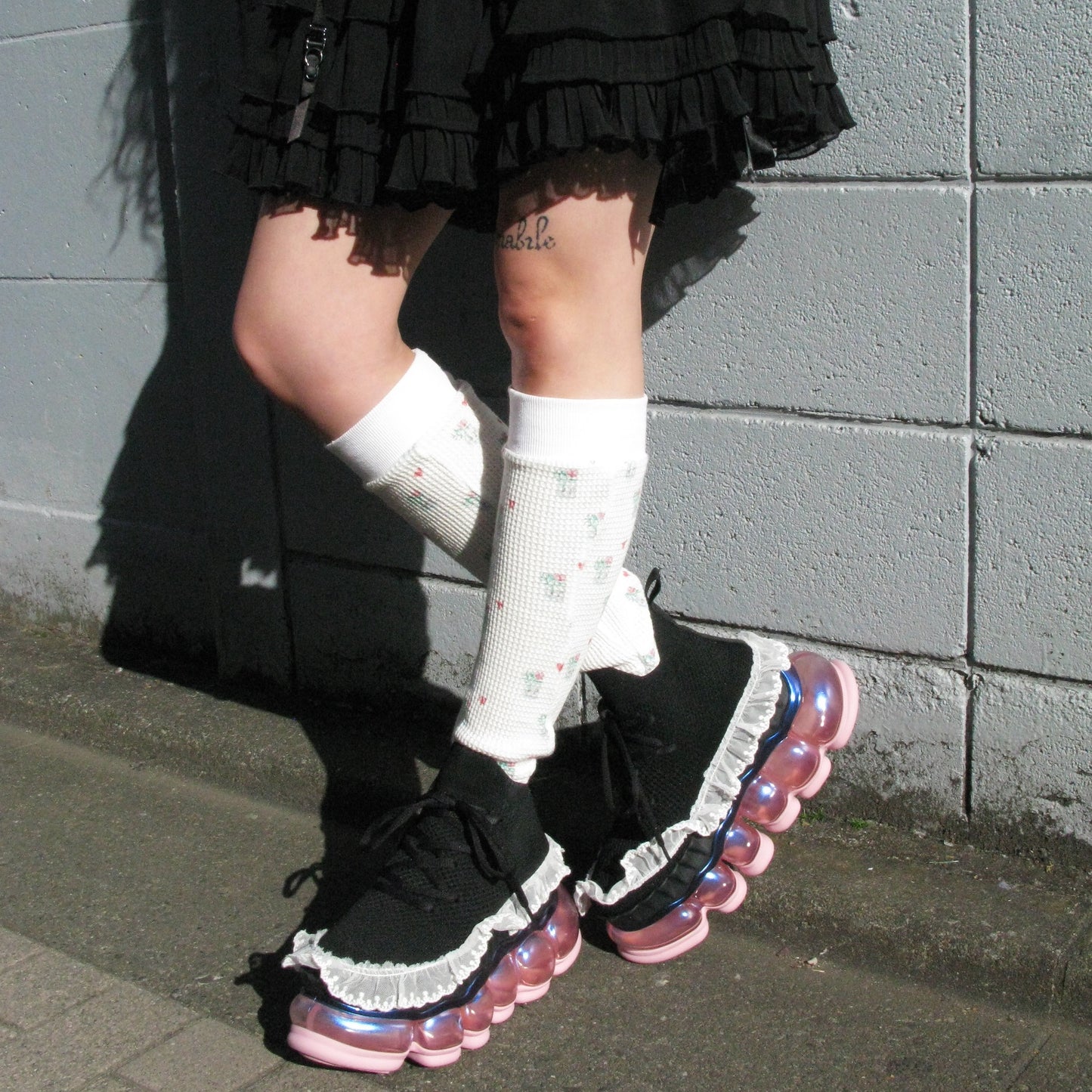 【SHEEP limited】NEW JEWELRY TARTE LACE / BLACK x PINK / MIKIOSAKABEスニーカー