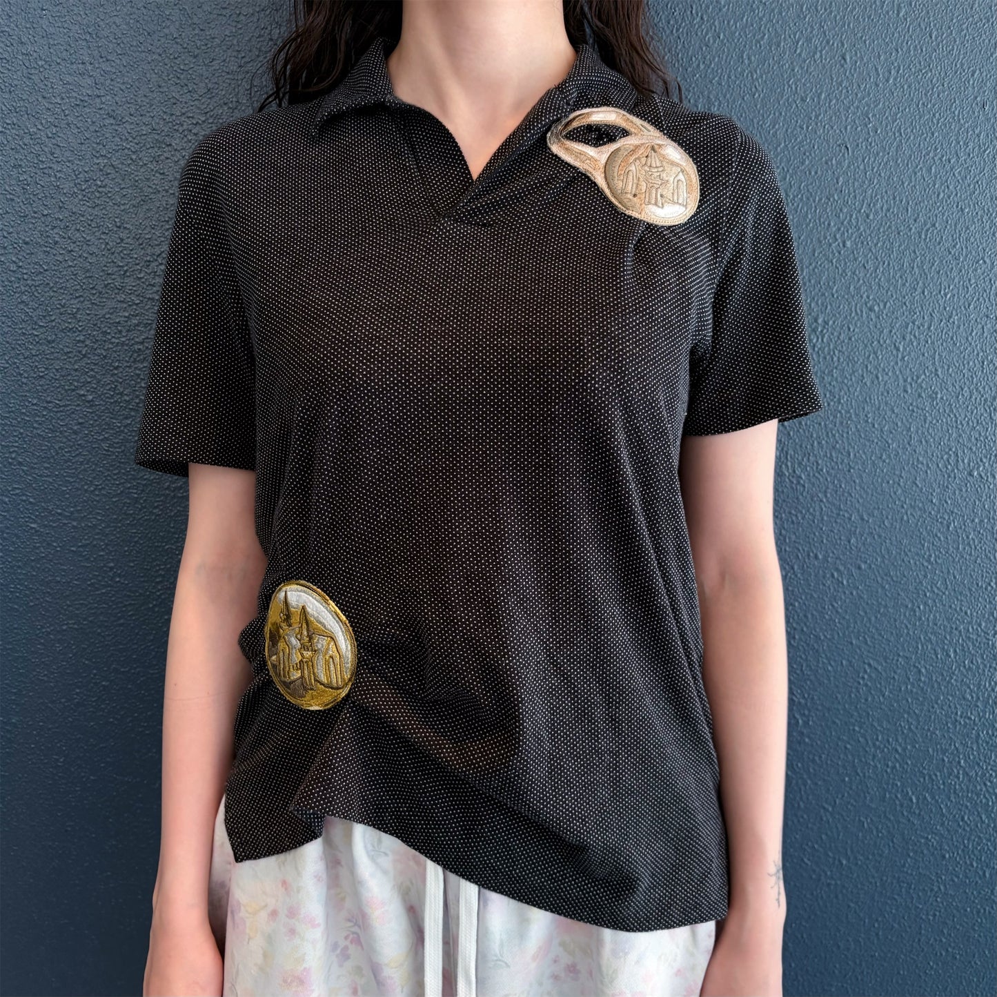 coin and ring embroidery patch polo / black / 刺繍モチーフポロトップ