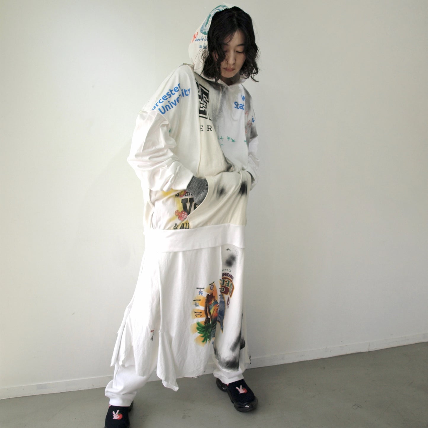 GLOVE-TROTTING RECONSTRUCTED DRESS / WHITE / Tシャツ構築レイヤードドレス