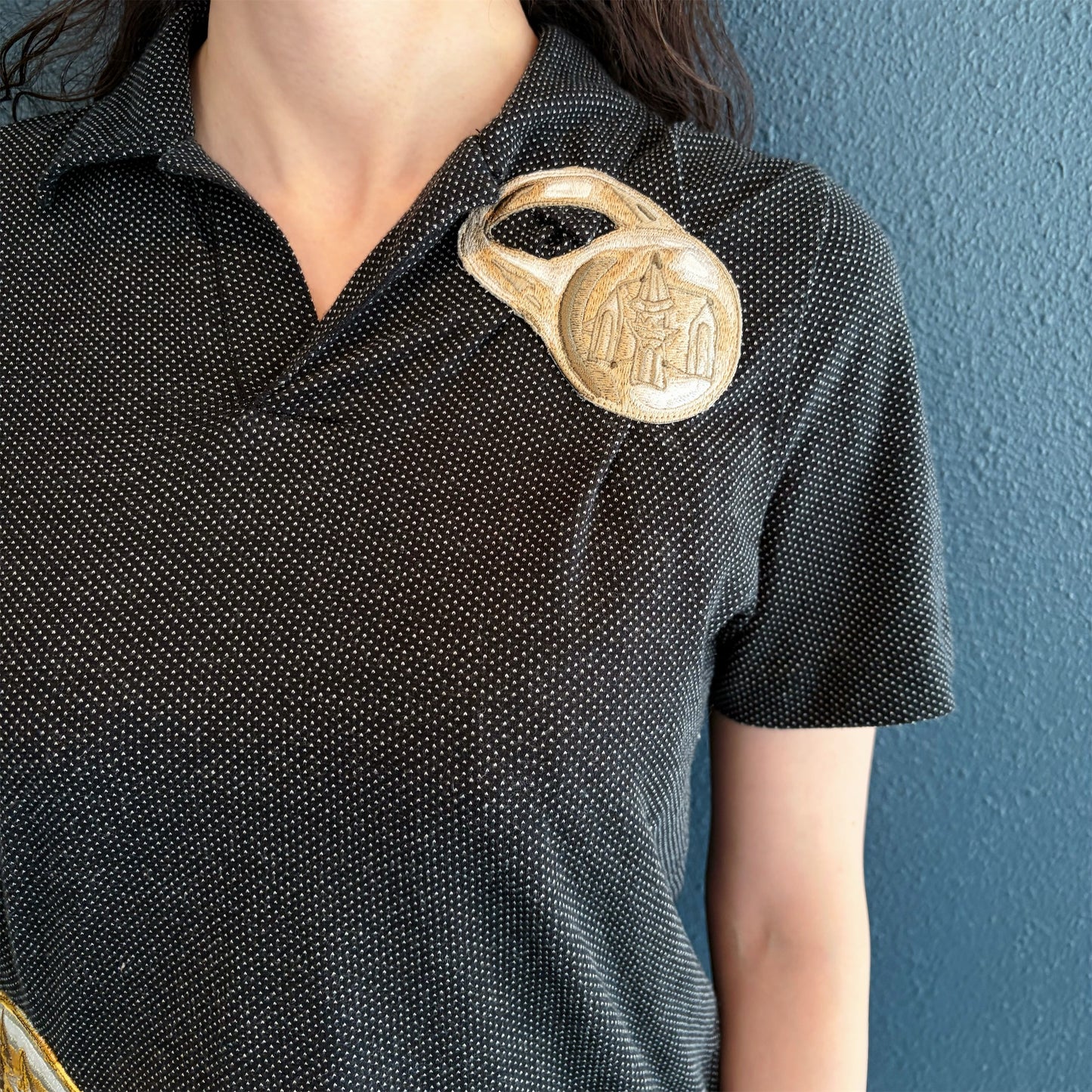coin and ring embroidery patch polo / black / 刺繍モチーフポロトップ