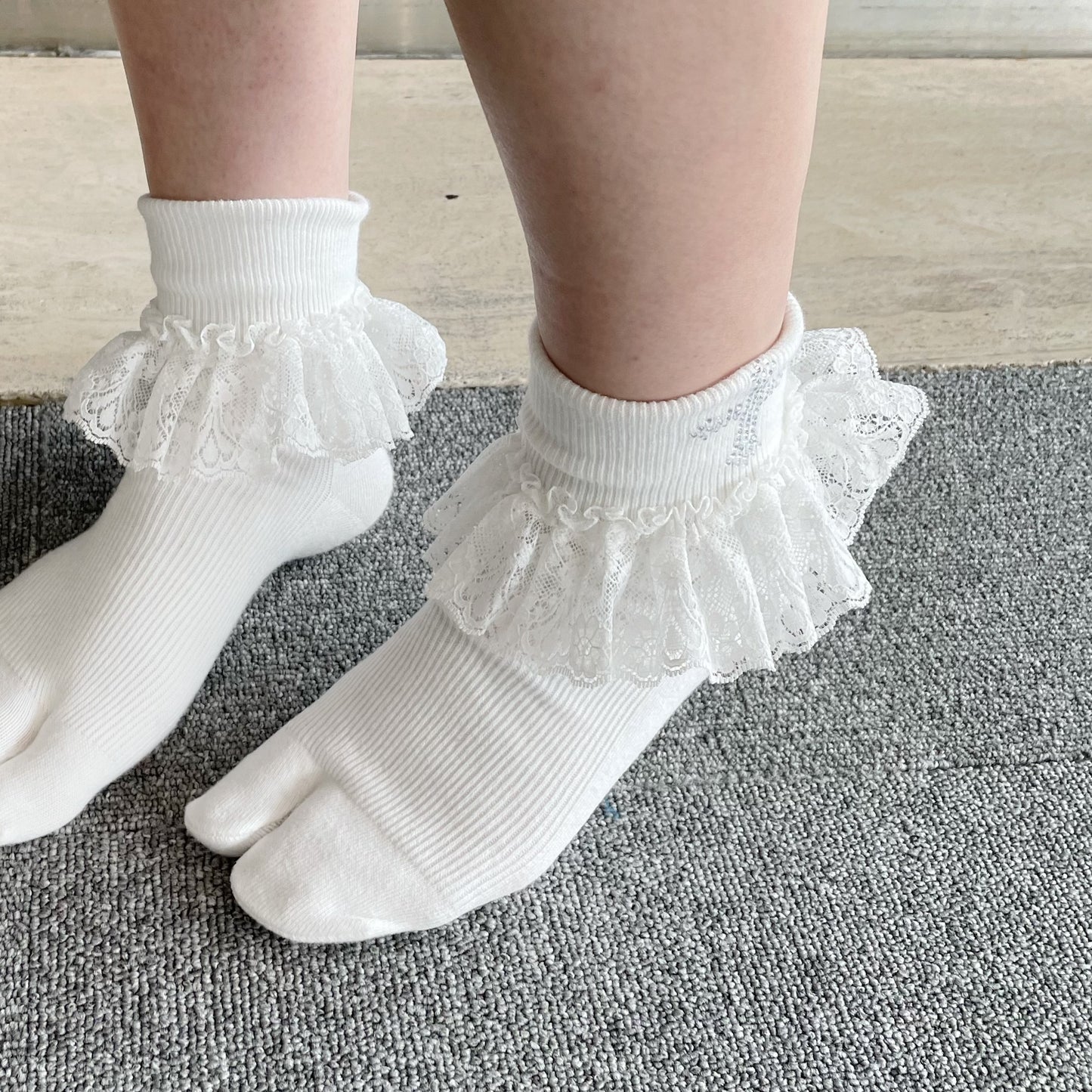 Line stone lace tabi socks / White / レースソックス