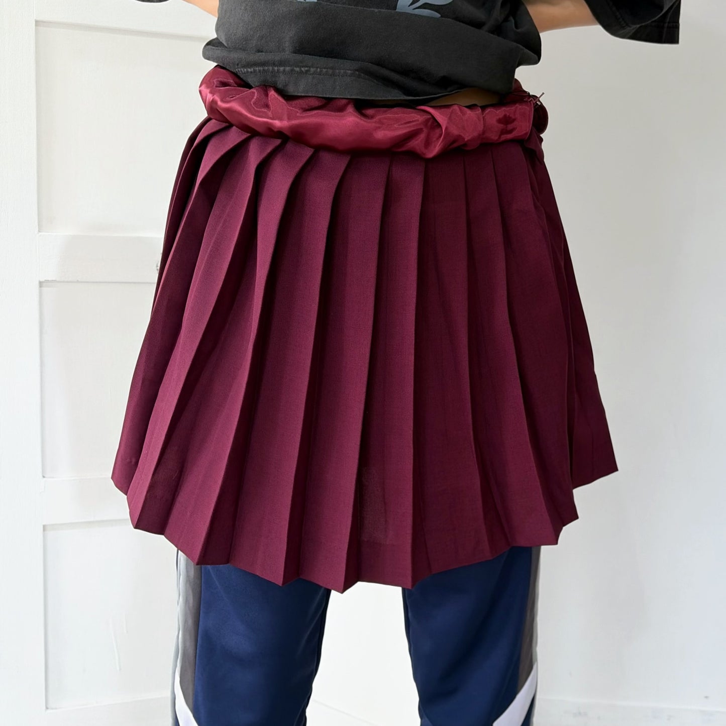 TWISTED PLEATS SKIRT / WINE / ワイヤープリーツスカート